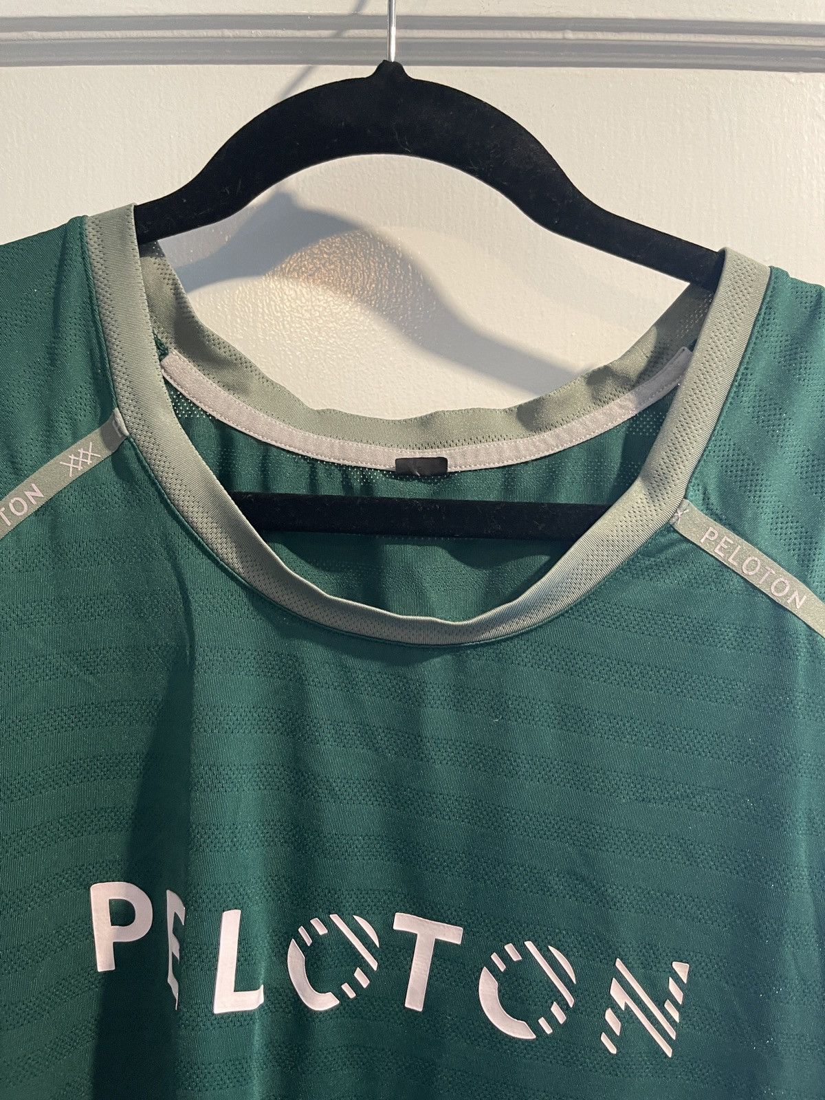 Peloton × Rhone Peloton x Rhone cut off shirt size large Size US L / EU 52-54 / 3 - 2 Thumbnail