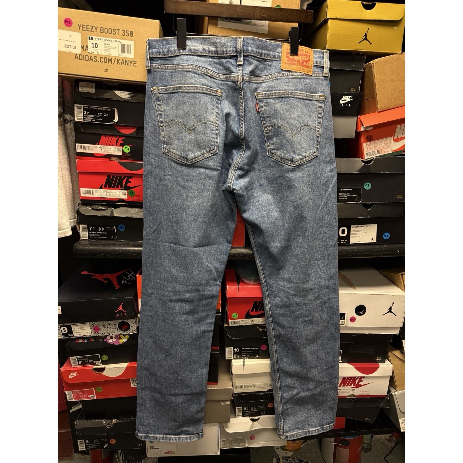 Levi's Levi's 505 -- 36 x 34 -- Size US 36 / EU 52 - 2 Thumbnail