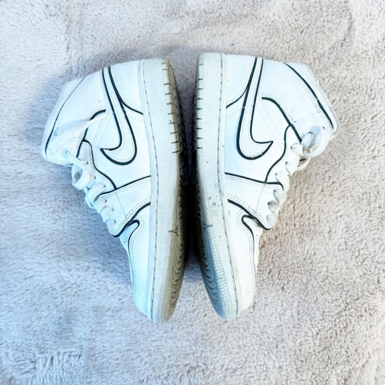 Nike NIKE Air Jordans Women’s White High Top Sneakers Size 7.5 Size US 7.5 / IT 37.5 - 2 Thumbnail