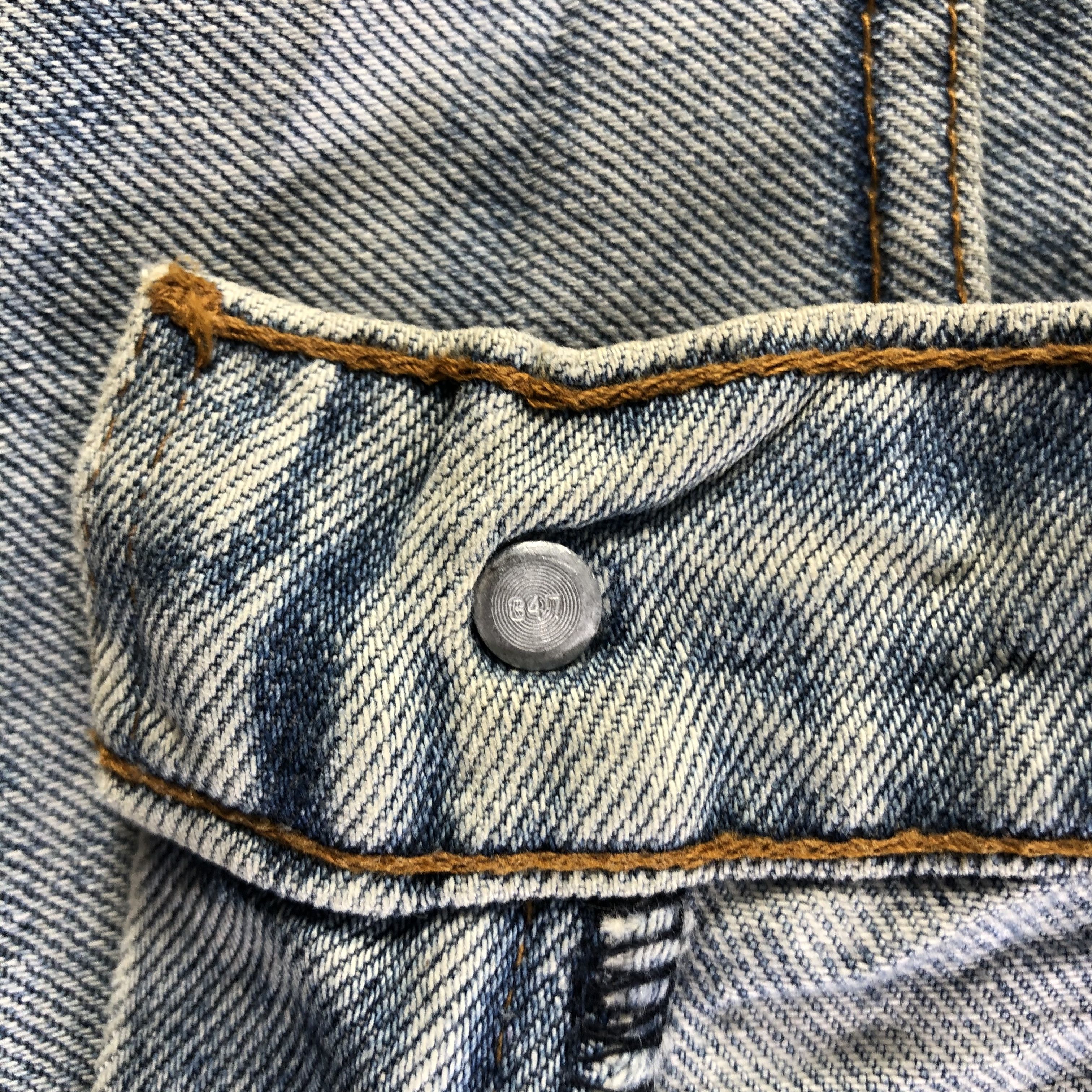 Levi's Vintage 90s Light Wash Levis Jeans-J3938 Size US 29 - 10 Thumbnail