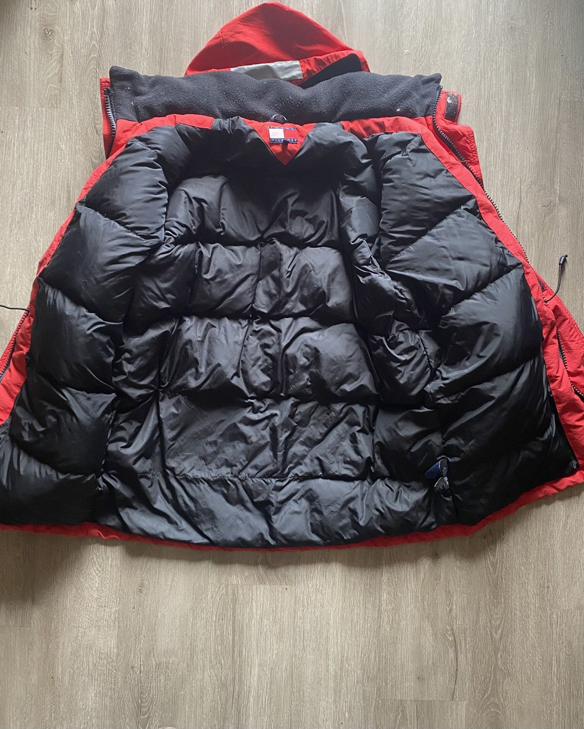 Vintage Vintage 90s Tommy Hilfiger Red Parka Jacket Size US S / EU 44-46 / 1 - 4 Thumbnail