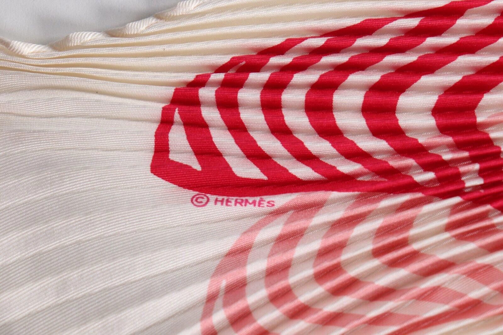 Hermes Hermès Red "Onde de Chic" Dimitri Rybaltchenko Plisse Scarf Size ONE SIZE - 2 Thumbnail