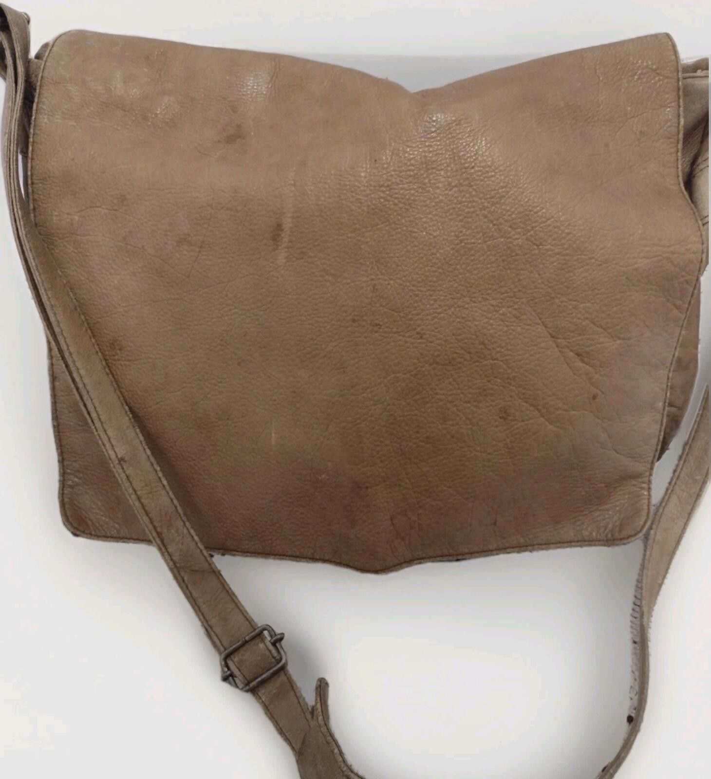 The Unbranded Brand VTG Distressed Leather Messenger Bag Lg Organizer Crossbody Size ONE SIZE - 3 Thumbnail