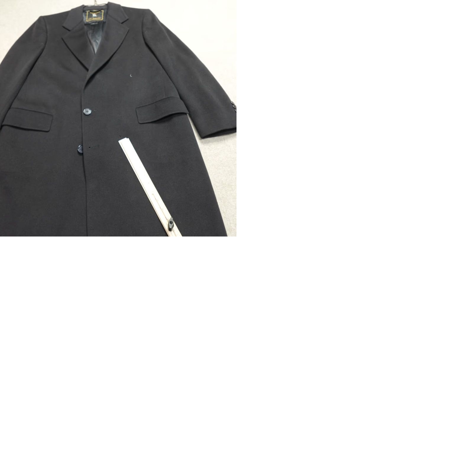 Hart Schaffner Marx VINTAGE Hart Schaffner Marx Overcoat Jacket 46 Black Solid Wool Gold Trumpeter Mens Size US S / EU 44-46 / 1 - 10 Thumbnail