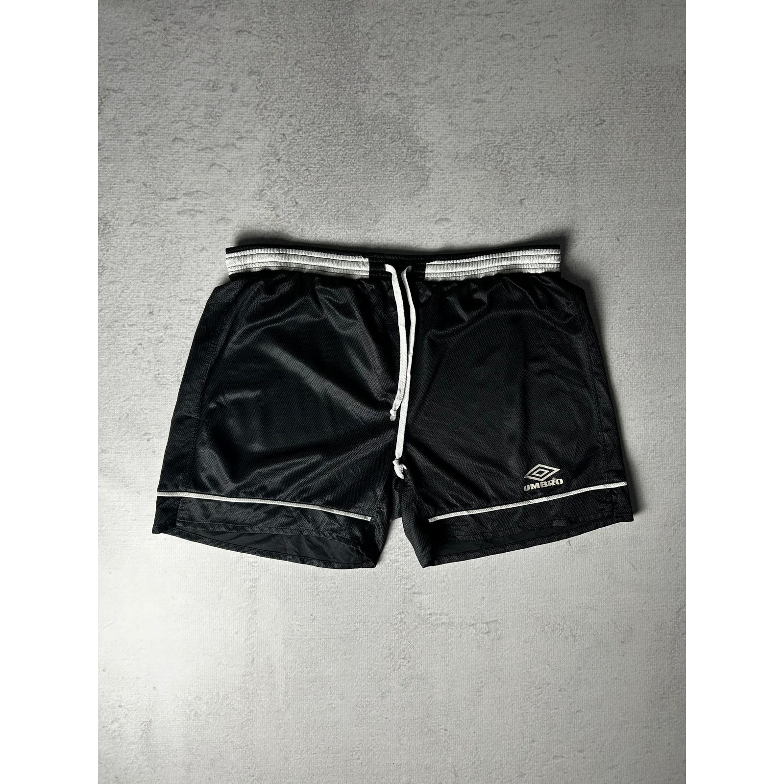 Umbro Vintage Umbro Black Shorts - Men's Large Size US 36 / EU 52 - 1 Thumbnail