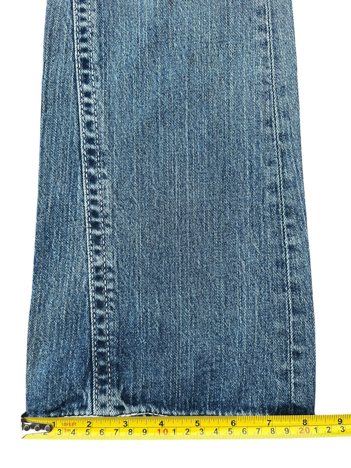 Japanese Brand × Jun Takahashi × Uniqlo Vintage Japanese Brand Uniqlo Distressed Grunge Flare Jeans Size 26" / US 2 / IT 38 - 14 Thumbnail