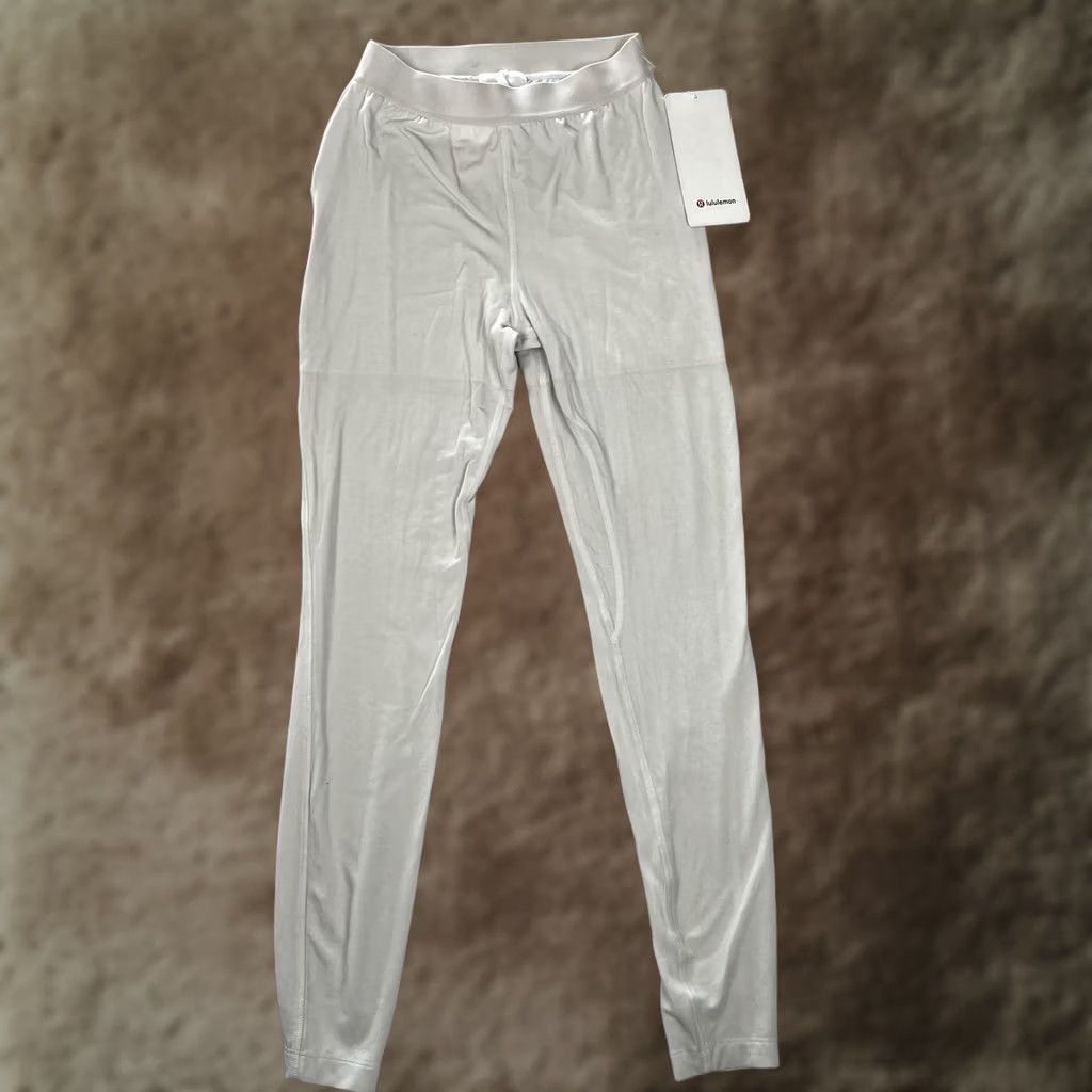 Lululemon Lululemon Womens 4 White High-Rise Base Layer Tight 28" Thermal Hiking Pants Size 27" / US 4 / IT 40 - 1 Thumbnail