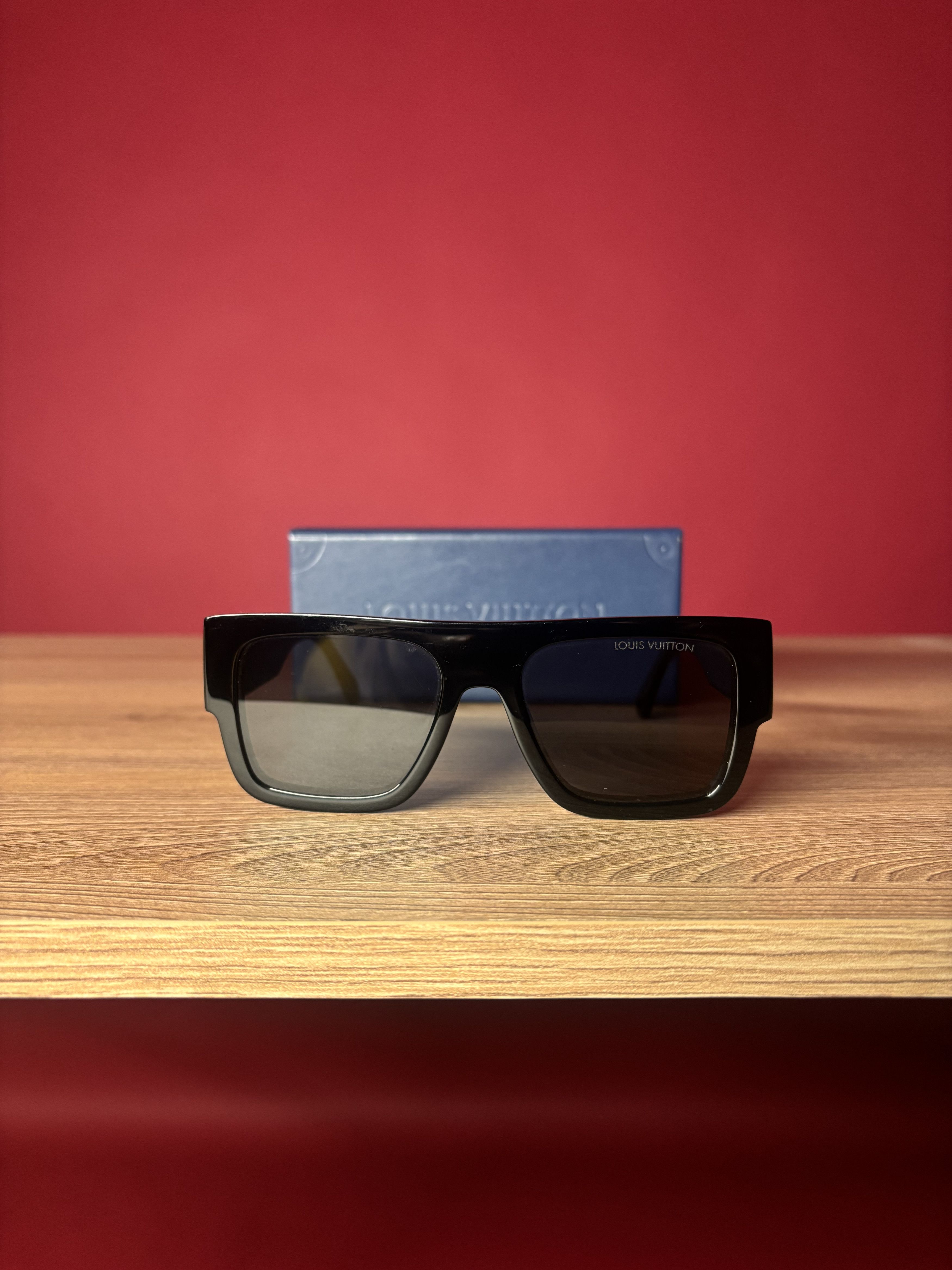 Louis Vuitton Louis Vuitton Z2125W Sunglasses Black Gold Size ONE SIZE - 2 Thumbnail