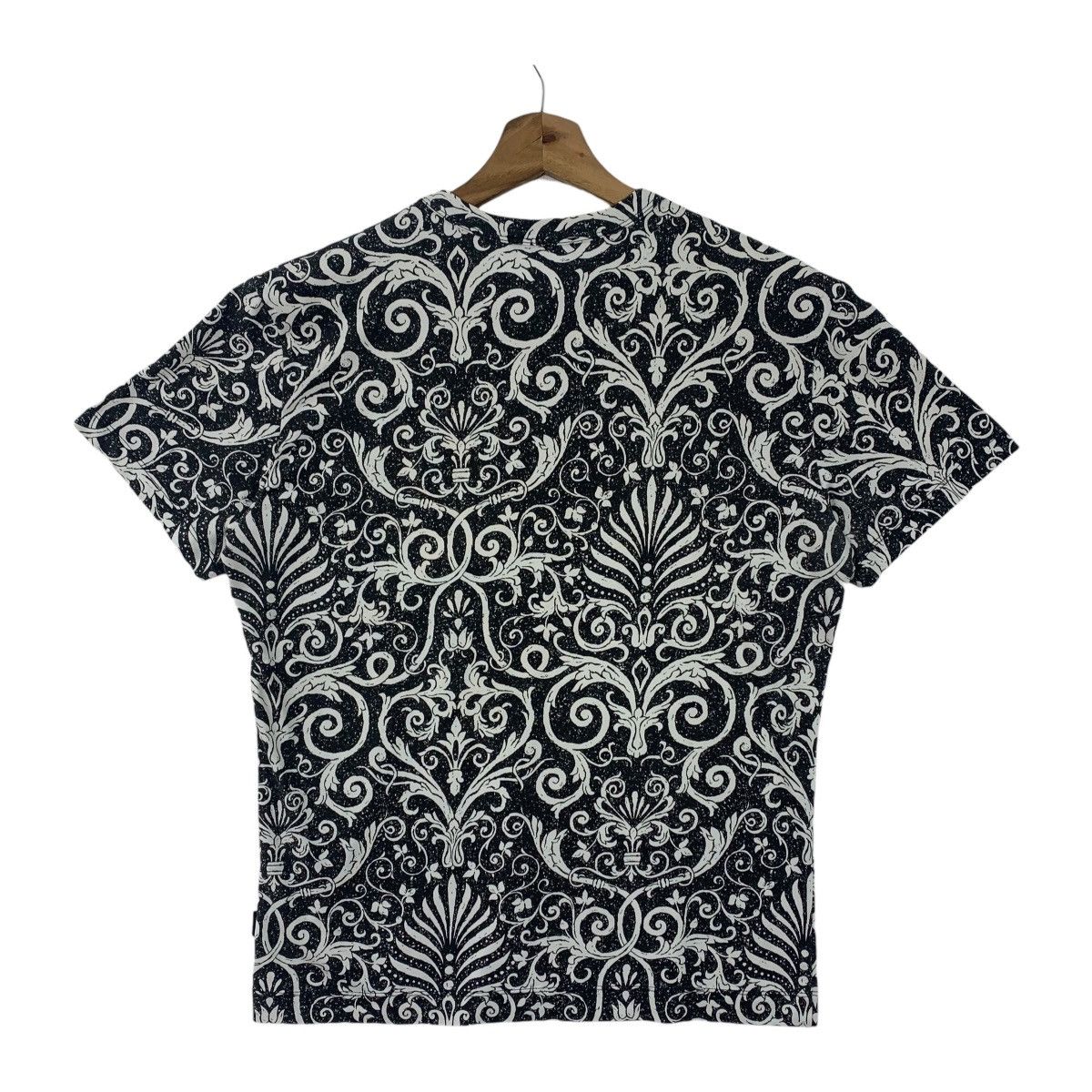 Designer × Versace × Vintage Vintage VERSACE JEANS COUTURE full printed tee Size US M / EU 48-50 / 2 - 4 Thumbnail
