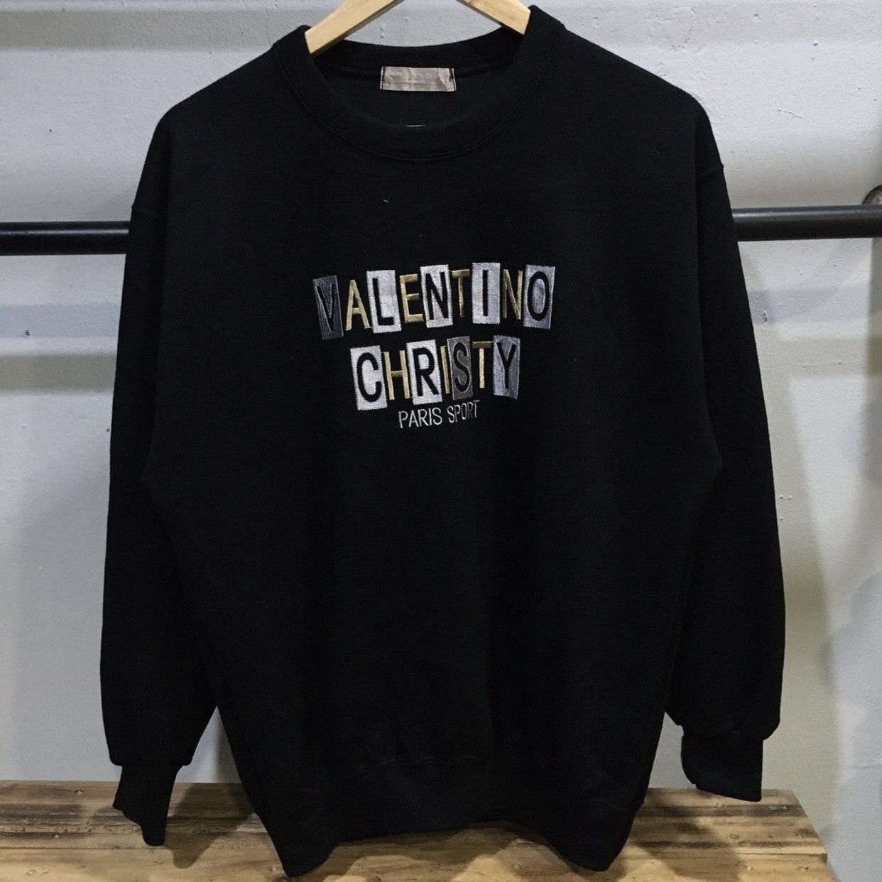 Valentino Valentino christy Paris Embroidery Sweatshirts Size US L / EU 52-54 / 3 - 1 Thumbnail