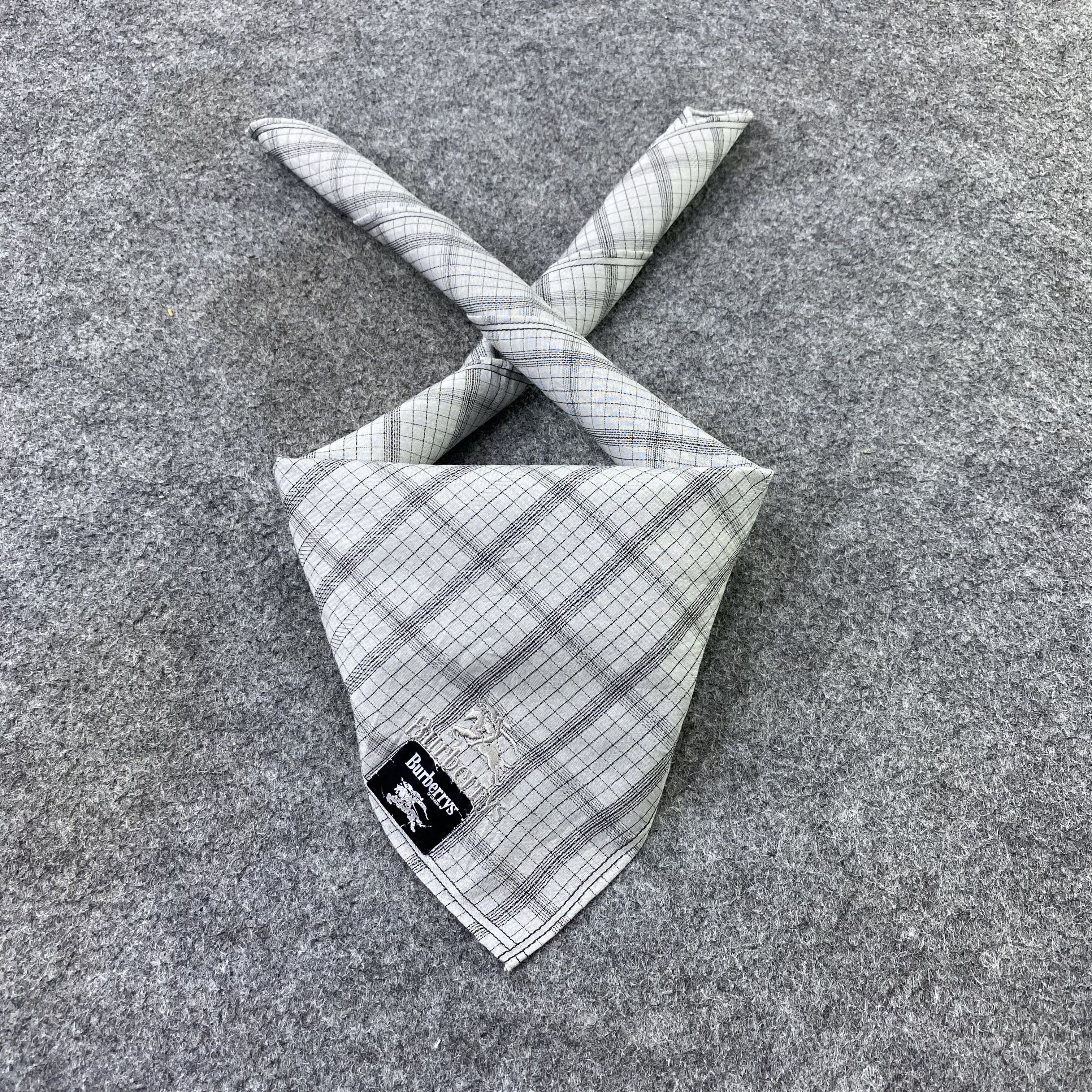 Burberry Vintage Burberry Handkerchief / Bandana / Neckerchief-B2193 Size ONE SIZE - 2 Thumbnail