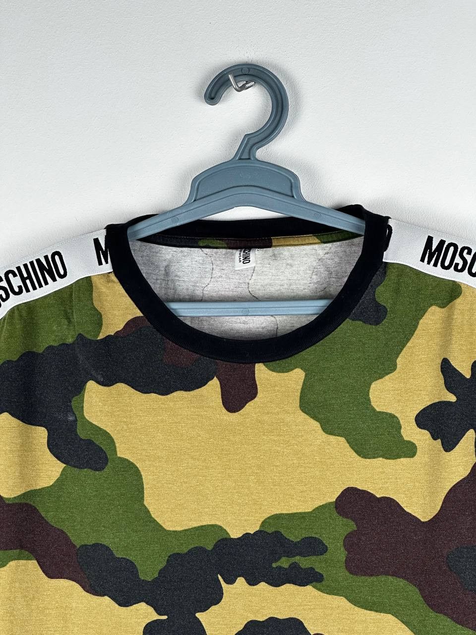 Moschino × Vintage Moschino Underwear Camo T-Shirt Size XL Size US XL / EU 56 / 4 - 4 Thumbnail