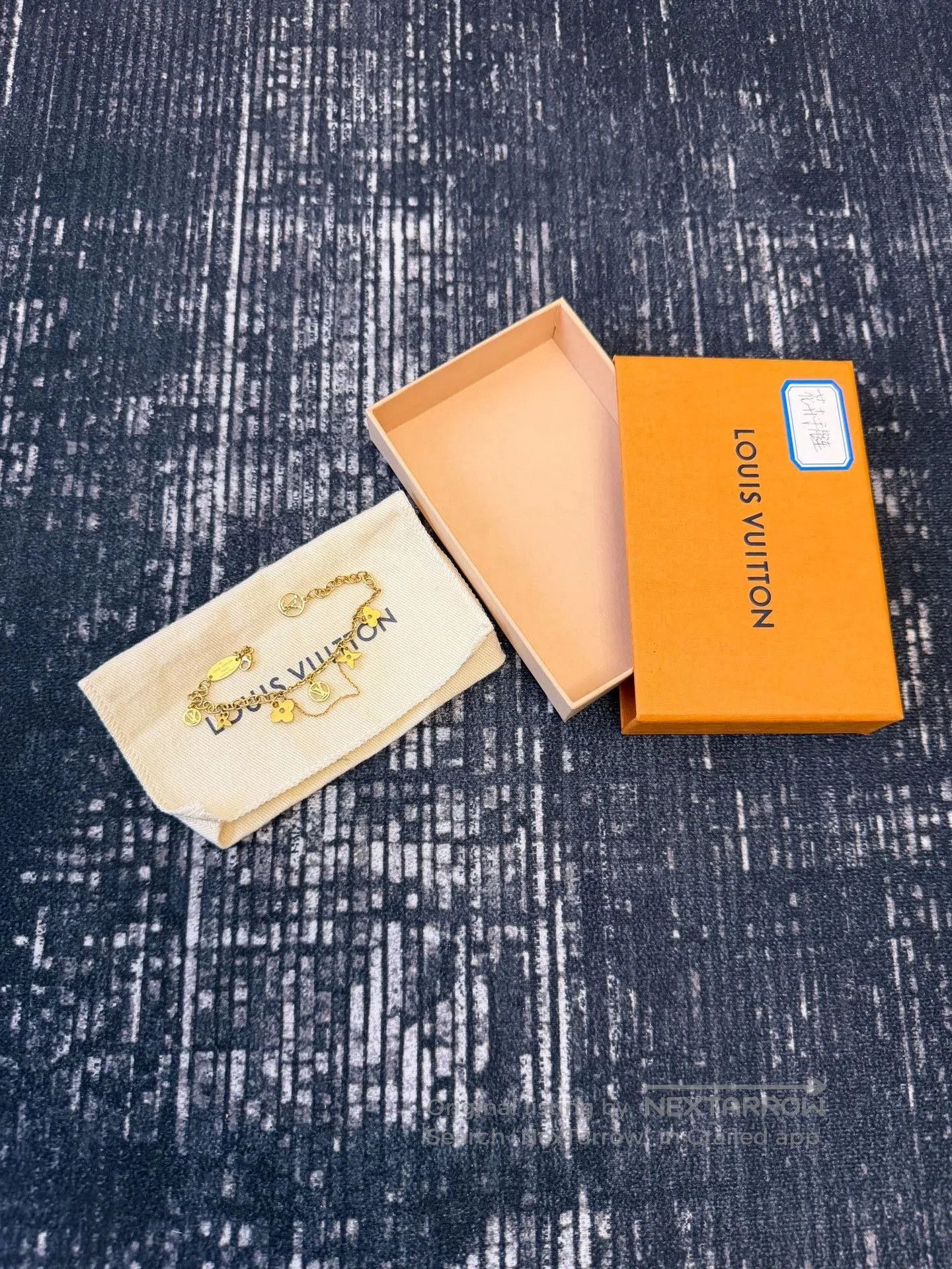 Louis Vuitton Louis Vuitton 2022 SS Runway Floral Logo Bracelet. Size ONE SIZE - 2 Thumbnail