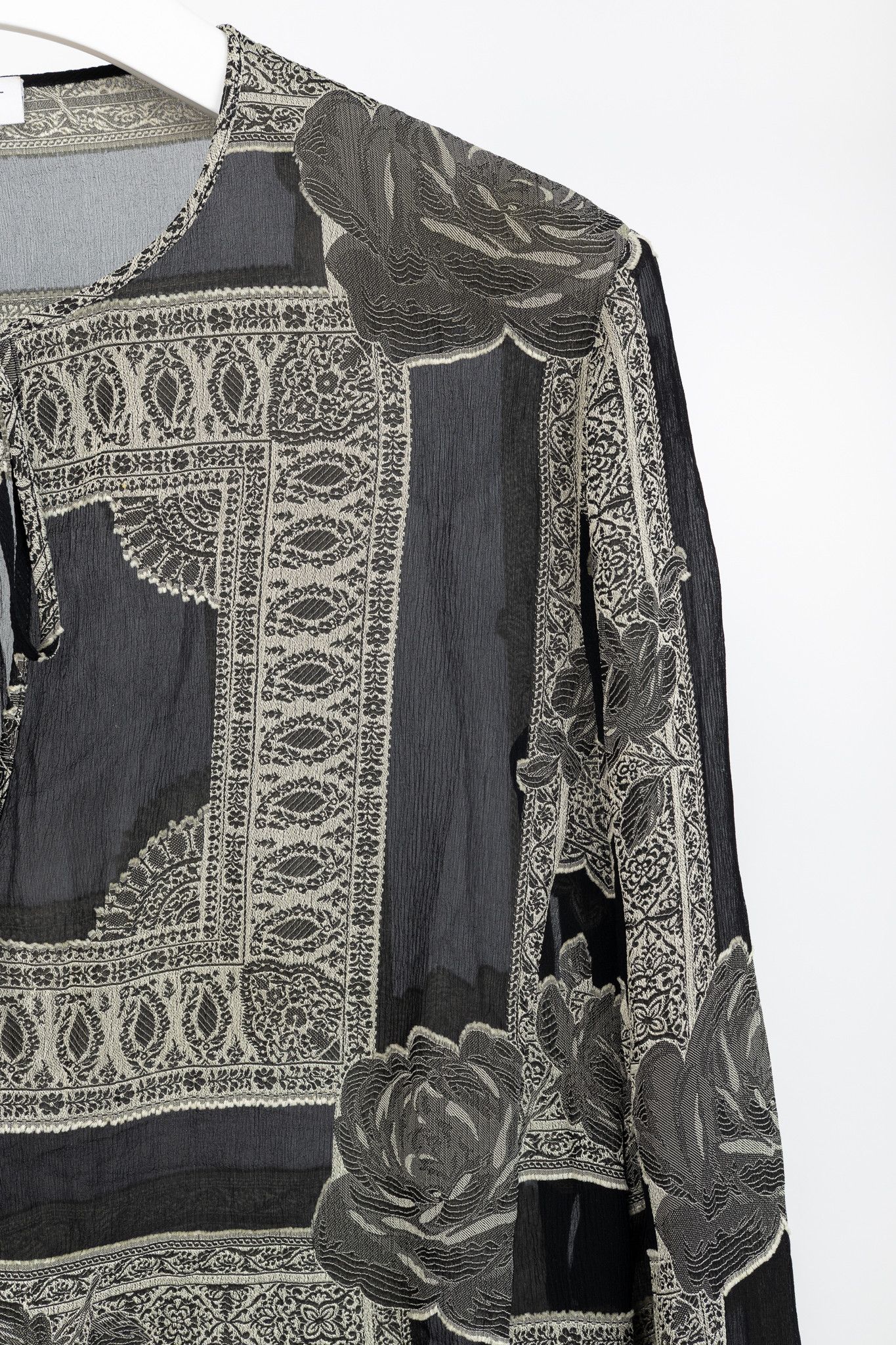 Akris Akris Punto Black Crepe Floral-Paisley Tie-Neck Blouse Size M / US 6-8 / IT 42-44 - 6 Thumbnail