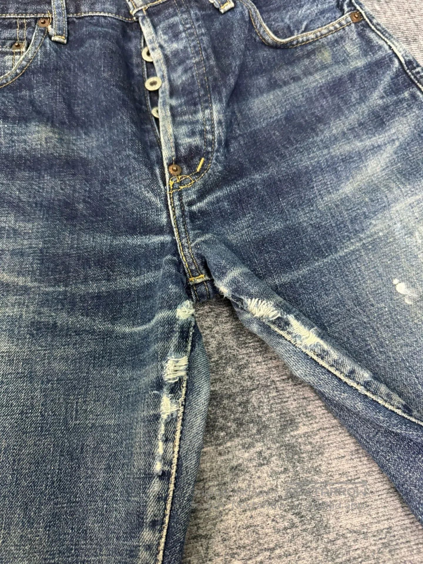 Levi's Vintage Levis 702 90s Jeans. Size US 32 / EU 48 - 9 Thumbnail