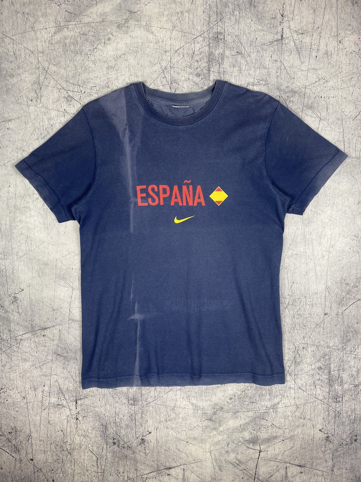Nike × Vintage Vintage Nike Spain Center Logo Tee Size US M / EU 48-50 / 2 - 2 Thumbnail