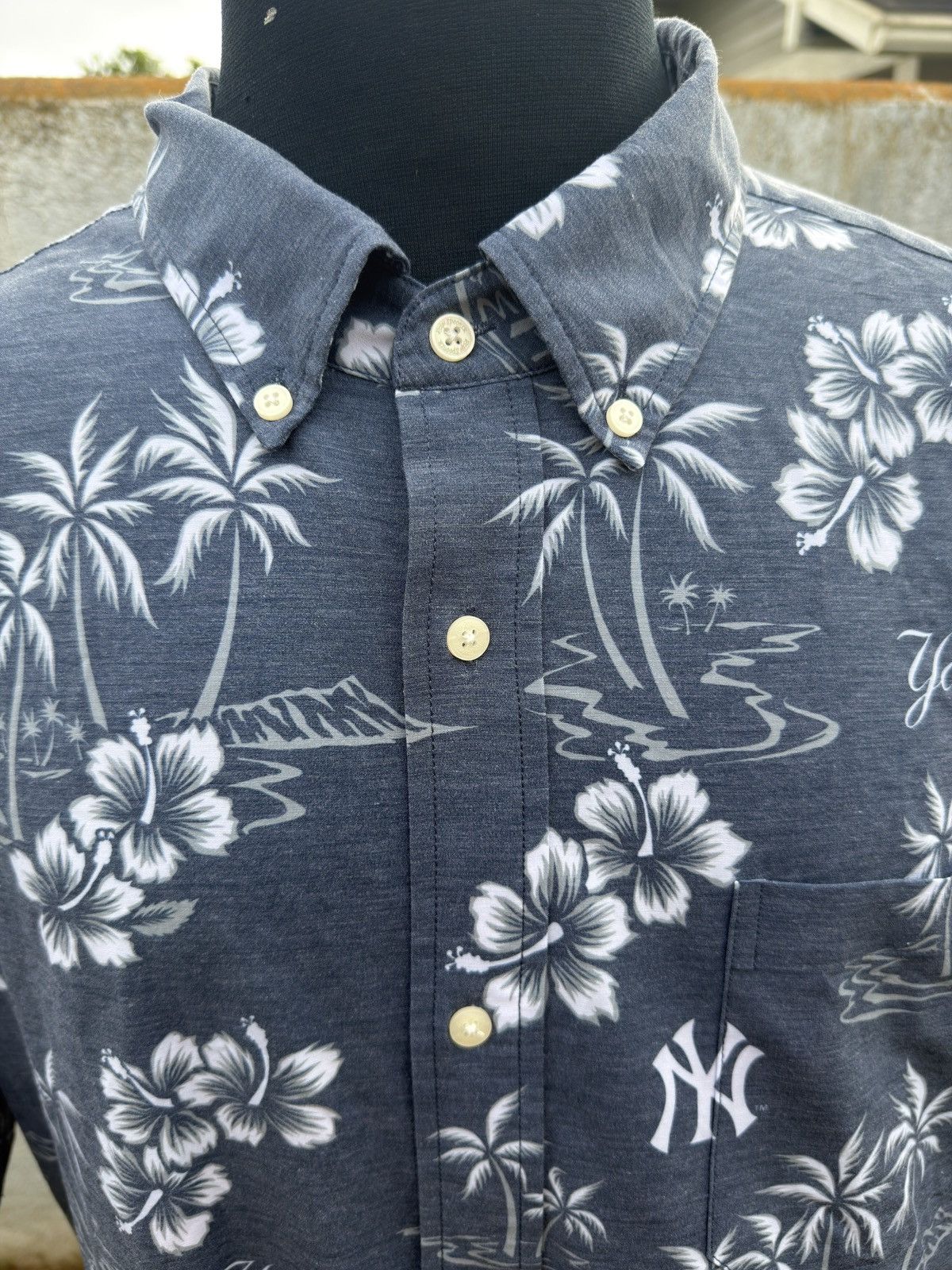 Reyn Spooner Reyn Spooner Men's XXL New York Yankees Aloha Hawaiian Shirt Size US XXL / EU 58 / 5 - 3 Thumbnail