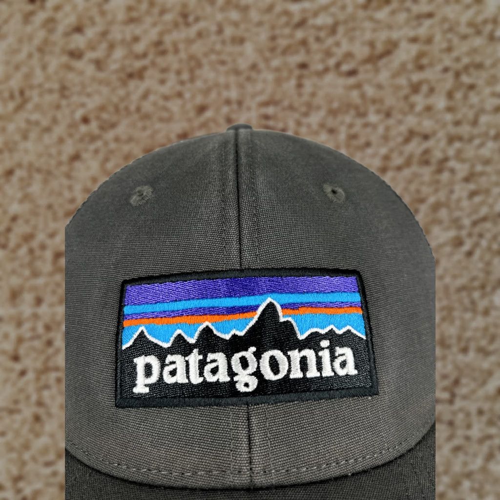Patagonia Patagonia Hat Cap Snap Back Adult One Size Gray Trucker Emroider Peaks Fitz Roy Size ONE SIZE - 1 Thumbnail