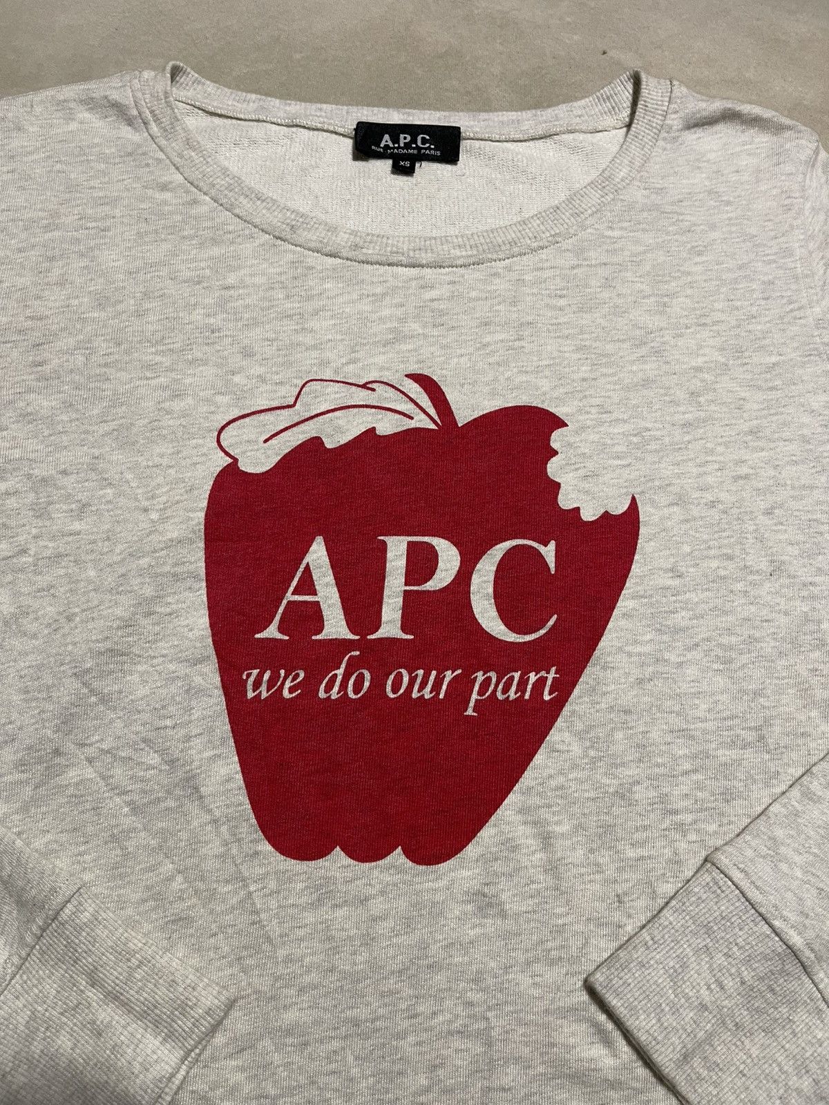 A.P.C. A.P.C Apple Sweatshirt Size XS / US 0-2 / IT 36-38 - 2 Thumbnail