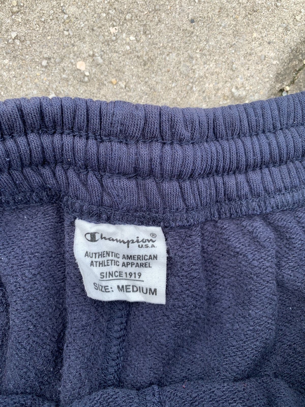 Champion Steals! Champion Small Logo Joggers Sweatpants Size US 33 - 8 Thumbnail