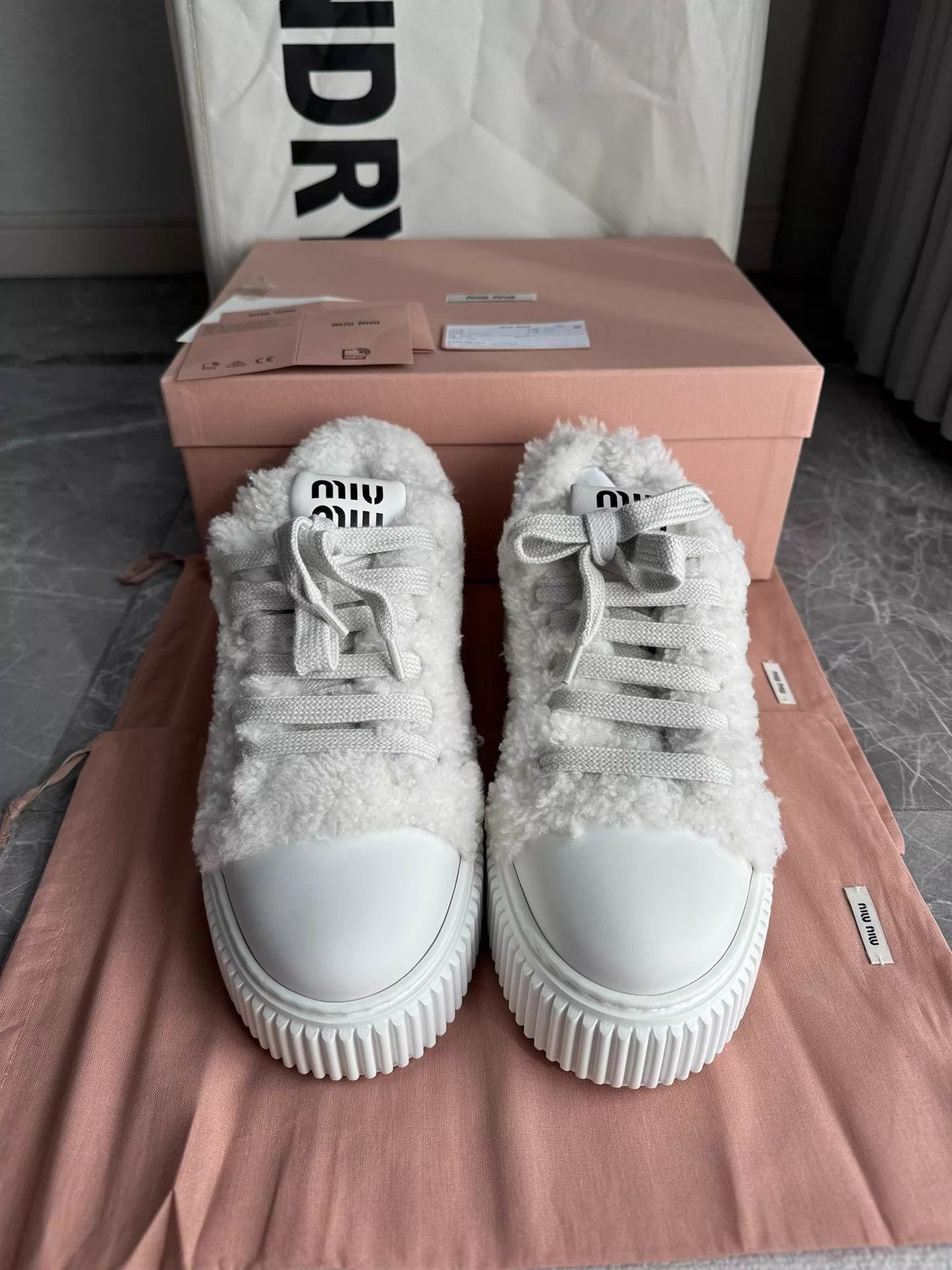 Miu Miu MIU MIU white fluffy platform cracker shoes size 38.5 Size US 8 / IT 38 - 2 Thumbnail