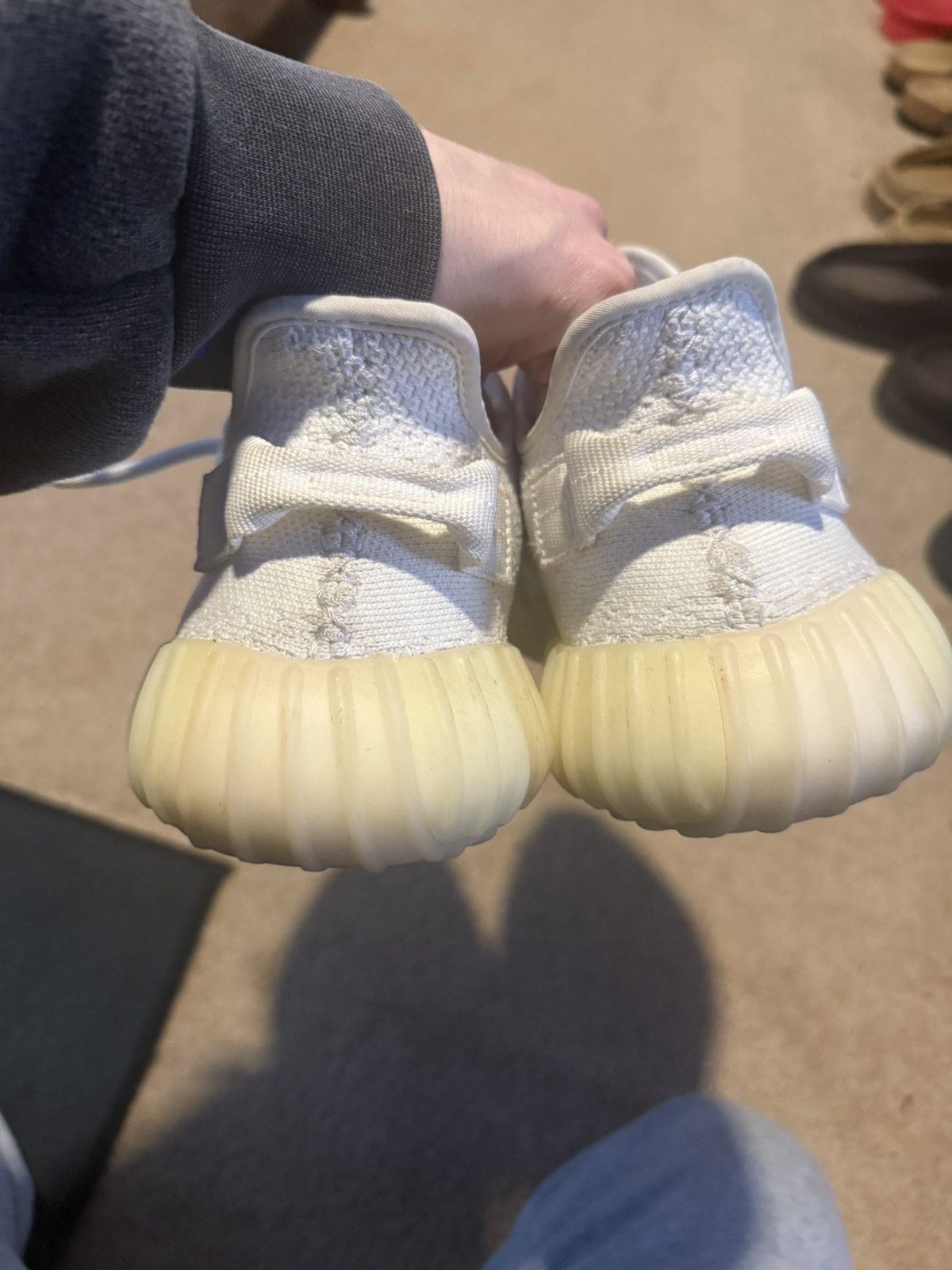 Yeezy Yeezy Boost 350 V2 Cream White Size 9 Size US 9 / EU 42 - 2 Thumbnail