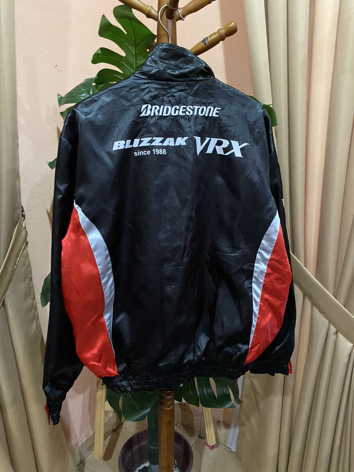 Vintage VINTAGE BRIDGESTONES BLIZZAK WINDBREAKER Size US L / EU 52-54 / 3 - 12 Thumbnail