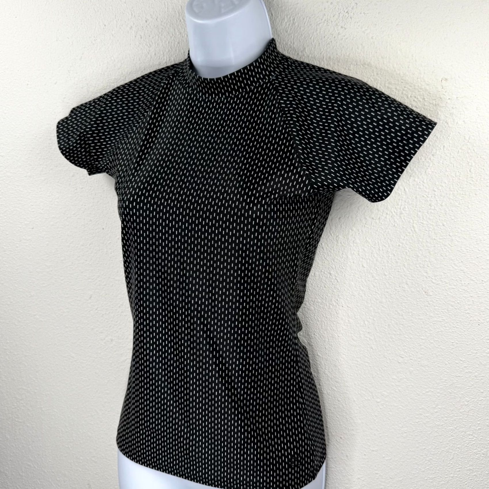 Swims Albion Rash Guard Swim Top Short Sleeve Womens XS Pullover UPF Geometric Multicolor Nylon Spandex Swim Shirt Shirt Womens XS Short Sleeve Size XS / US 0-2 / IT 36-38 - 2 Thumbnail