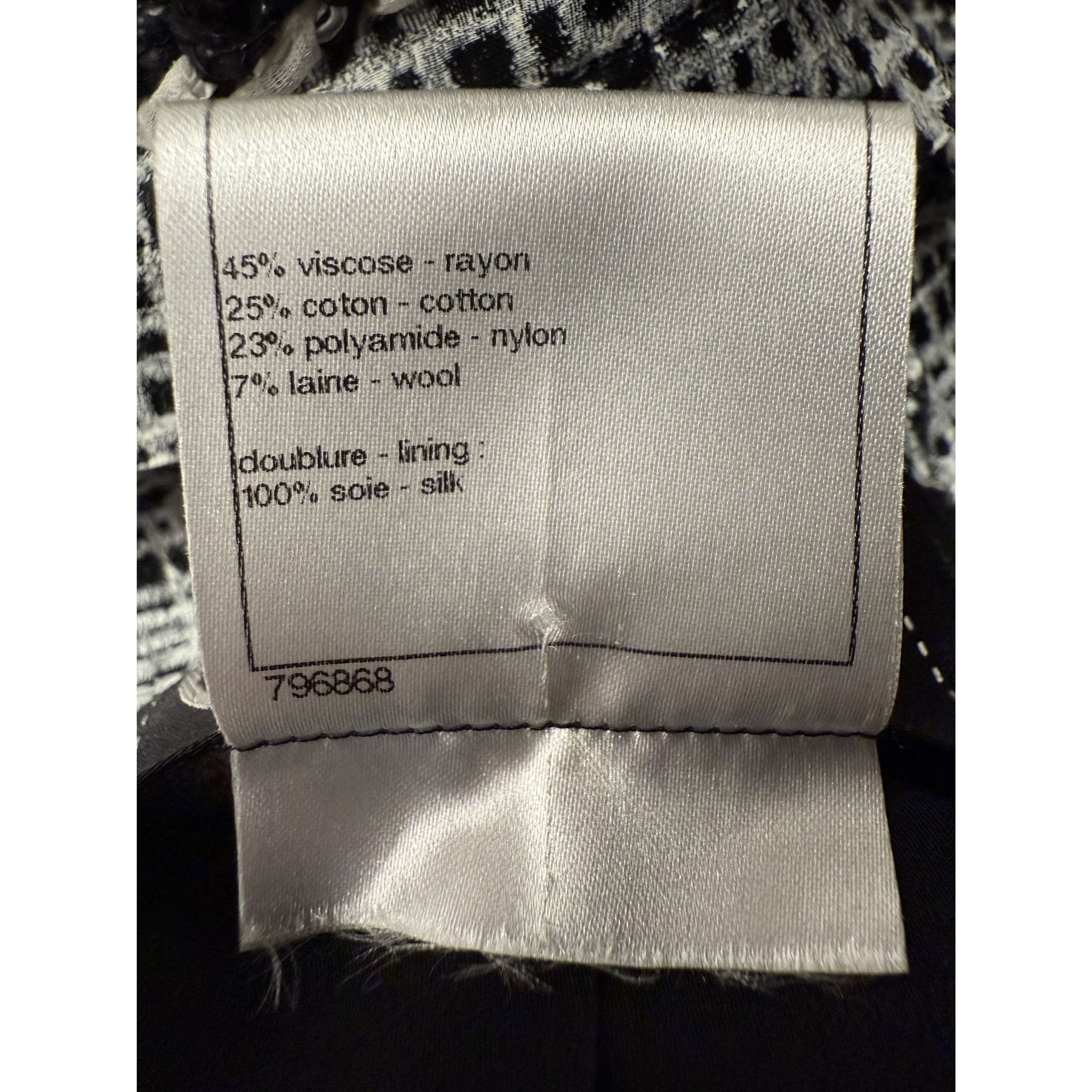 Chanel Chanel Black & White Tweed Jacket Size XS / US 0-2 / IT 36-38 - 5 Thumbnail