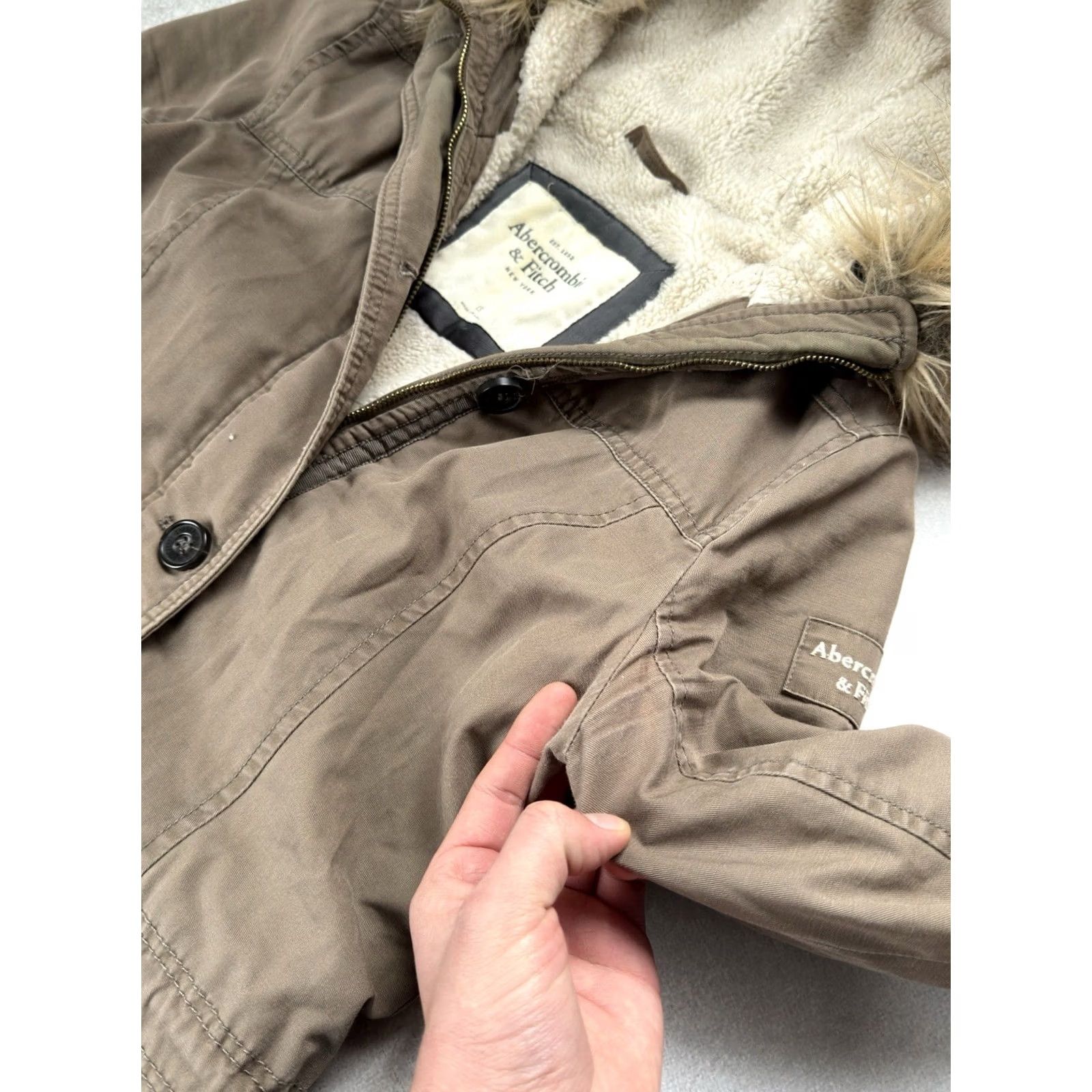 Abercrombie & Fitch VINTAGE Abercrombie & Fitch Long Coat Jacket Parka Women XS Brown Y2K Retro Faux Fur Hooded Long Coat Size XS / US 0-2 / IT 36-38 - 7 Thumbnail