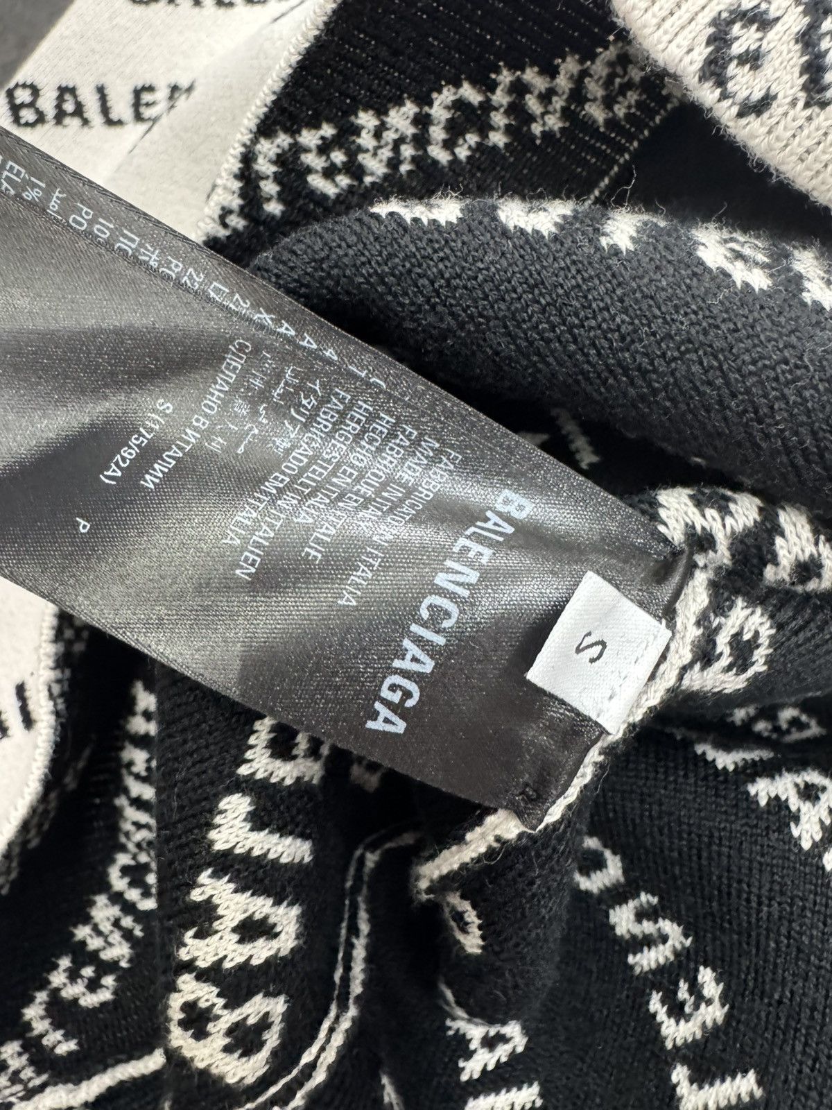 Balenciaga Belenciaga all over pull over crewneck Size US S / EU 44-46 / 1 - 6 Thumbnail