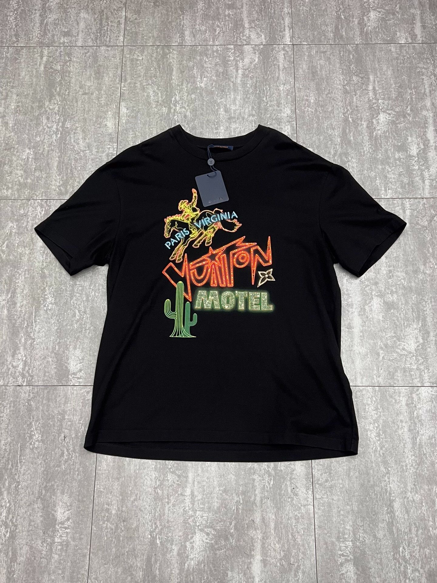 Louis Vuitton Louis Vuitton T-Shirt xxl Men Size US XXL / EU 58 / 5 - 1 Thumbnail