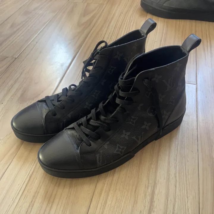 Louis Vuitton Stylish Black Casual Sneakers -2508