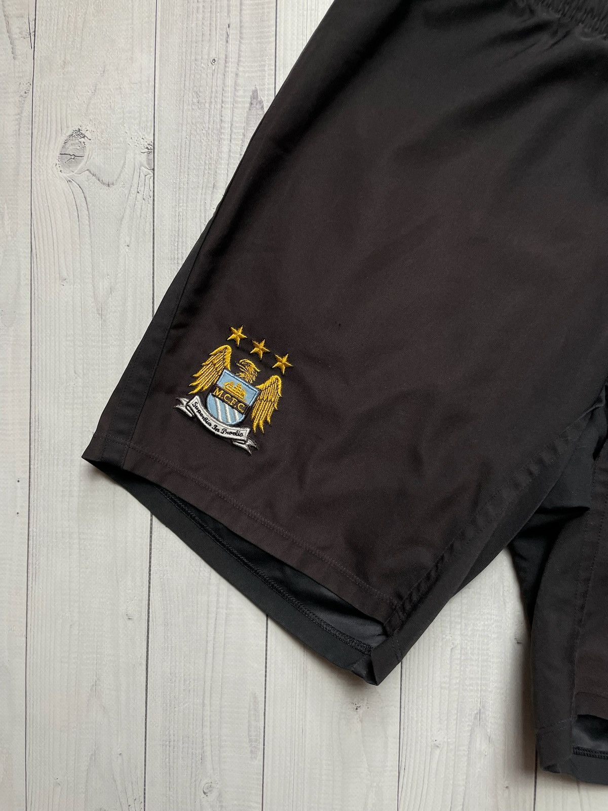 Umbro × Vintage Vintage Umbro Manchester City soccer shorts size M black Size US 32 / EU 48 - 2 Thumbnail