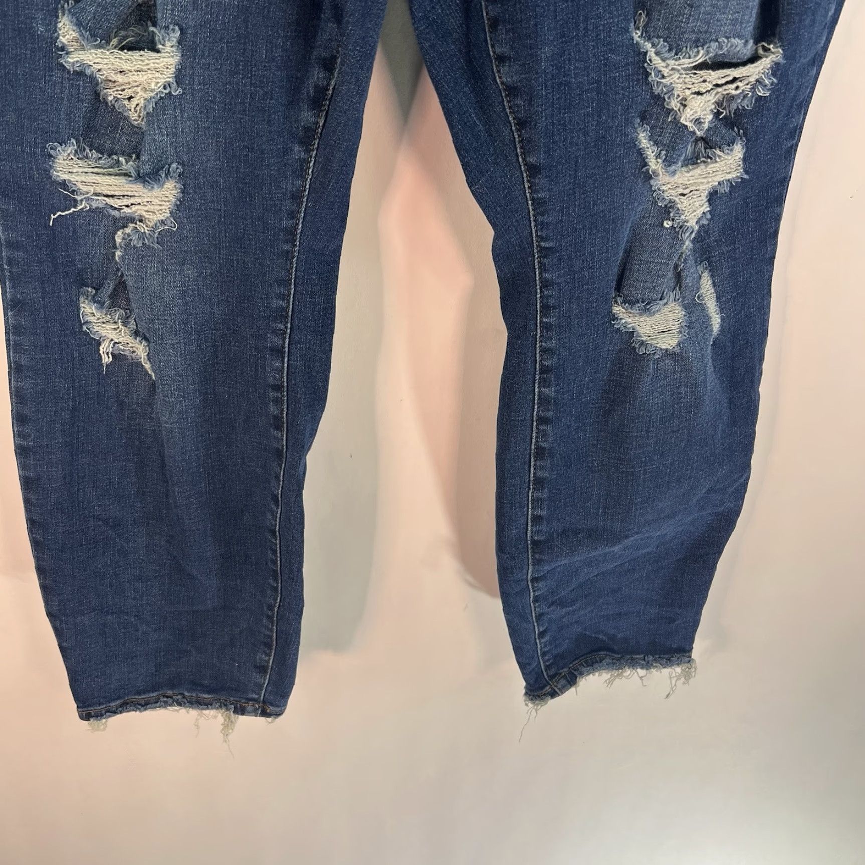 Vintage Judy Blue Park Ridge High Rise Boyfriend Denim Jeans Womens 16W 36X27 Distressed Blue Denim Jeans Bohemian City Preppy 90s Womens Jeans (16W) Size 38" / US 16 / IT 52 - 4 Thumbnail