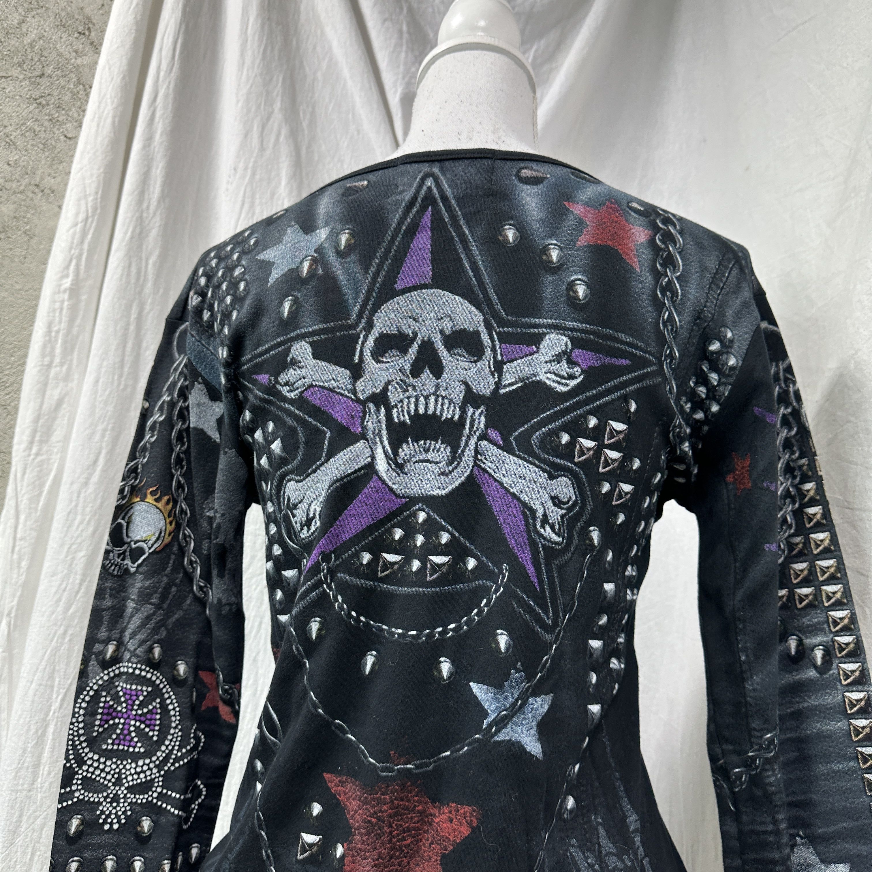 Vintage Vintage Avant Garde Grunge Skull Fullprint Studded Top Y2K Size L / US 10 / IT 46 - 9 Thumbnail