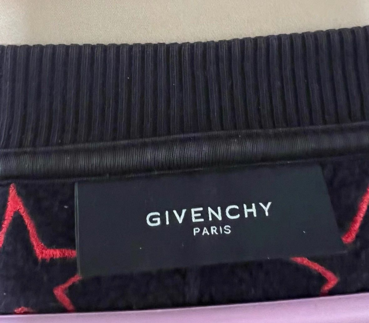 Givenchy Givenchy size L Black and red five-star sweatshirt Size US L / EU 52-54 / 3 - 2 Thumbnail