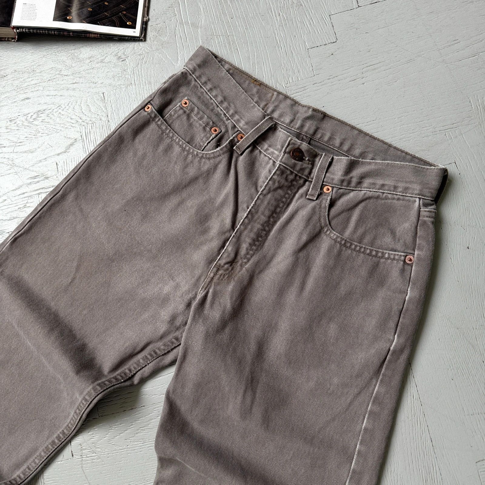 Levi's Vintage 90s Levi's Orange Tab Gray Denim Boyfriend Jeans Size US 30 / EU 46 - 4 Thumbnail