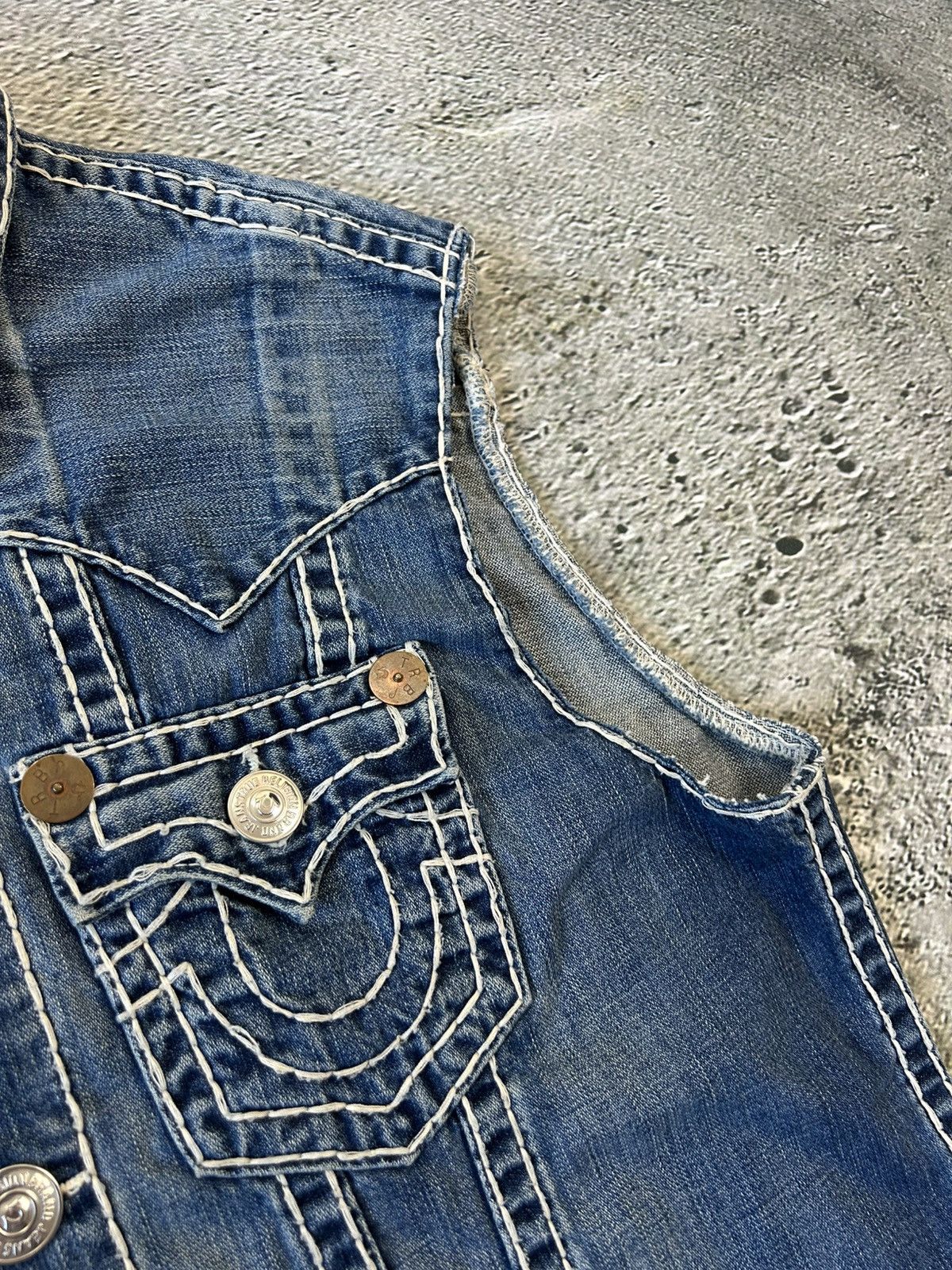 True Religion True Religion denim jacket vest blue contrast stitching Y2K Size US XXL / EU 58 / 5 - 2 Thumbnail