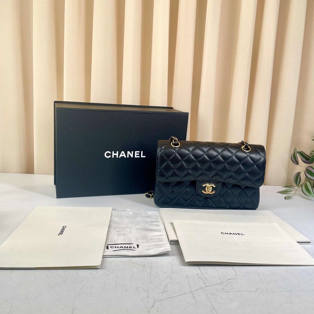 Chanel Pre-loved Bag Very good condition Size ONE SIZE - 1 Thumbnail