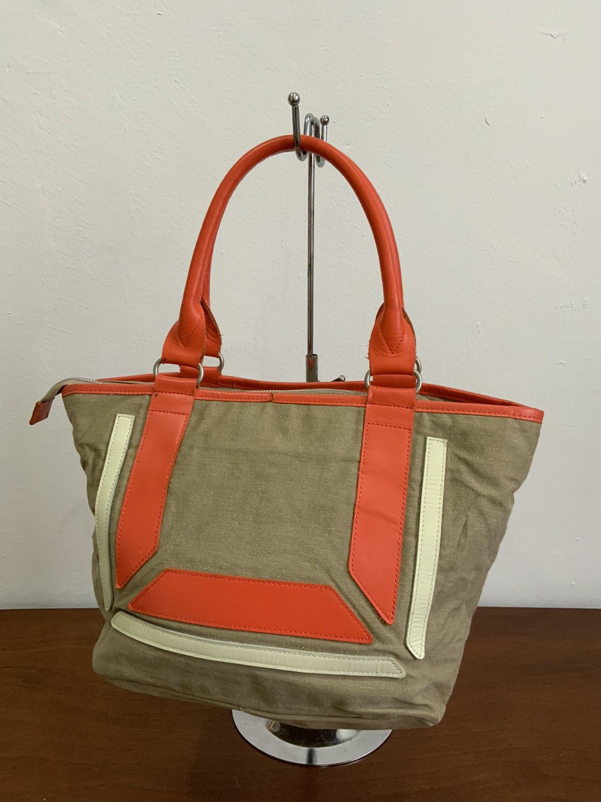If Six Was Nine American in Paris AIP Orange Handle Bag Size ONE SIZE - 2 Thumbnail
