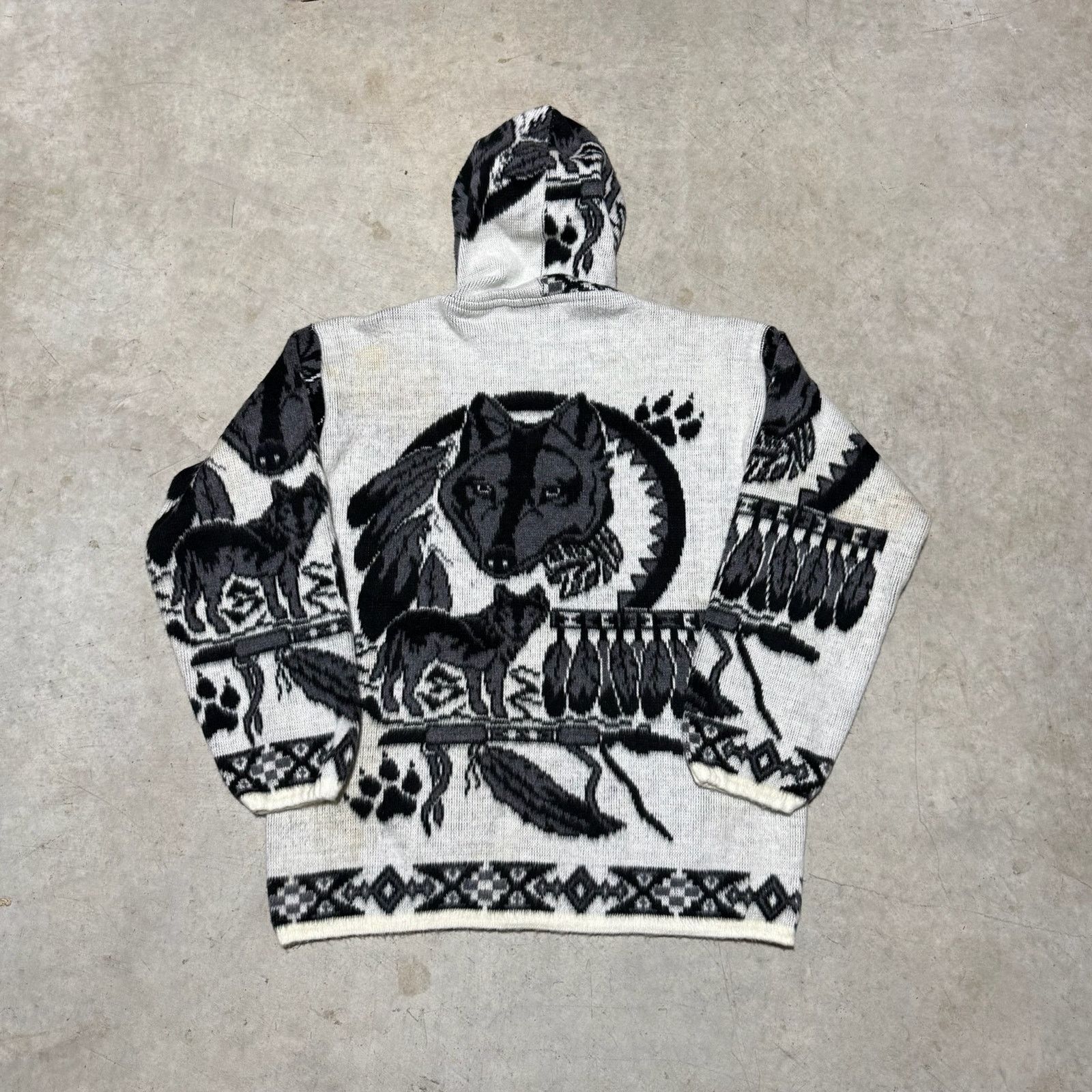 Fruit Of The Loom Artesanias Tuntaquimba Sweater Mens XL Wolf Feather pattern Size US XL / EU 56 / 4 - 2 Thumbnail