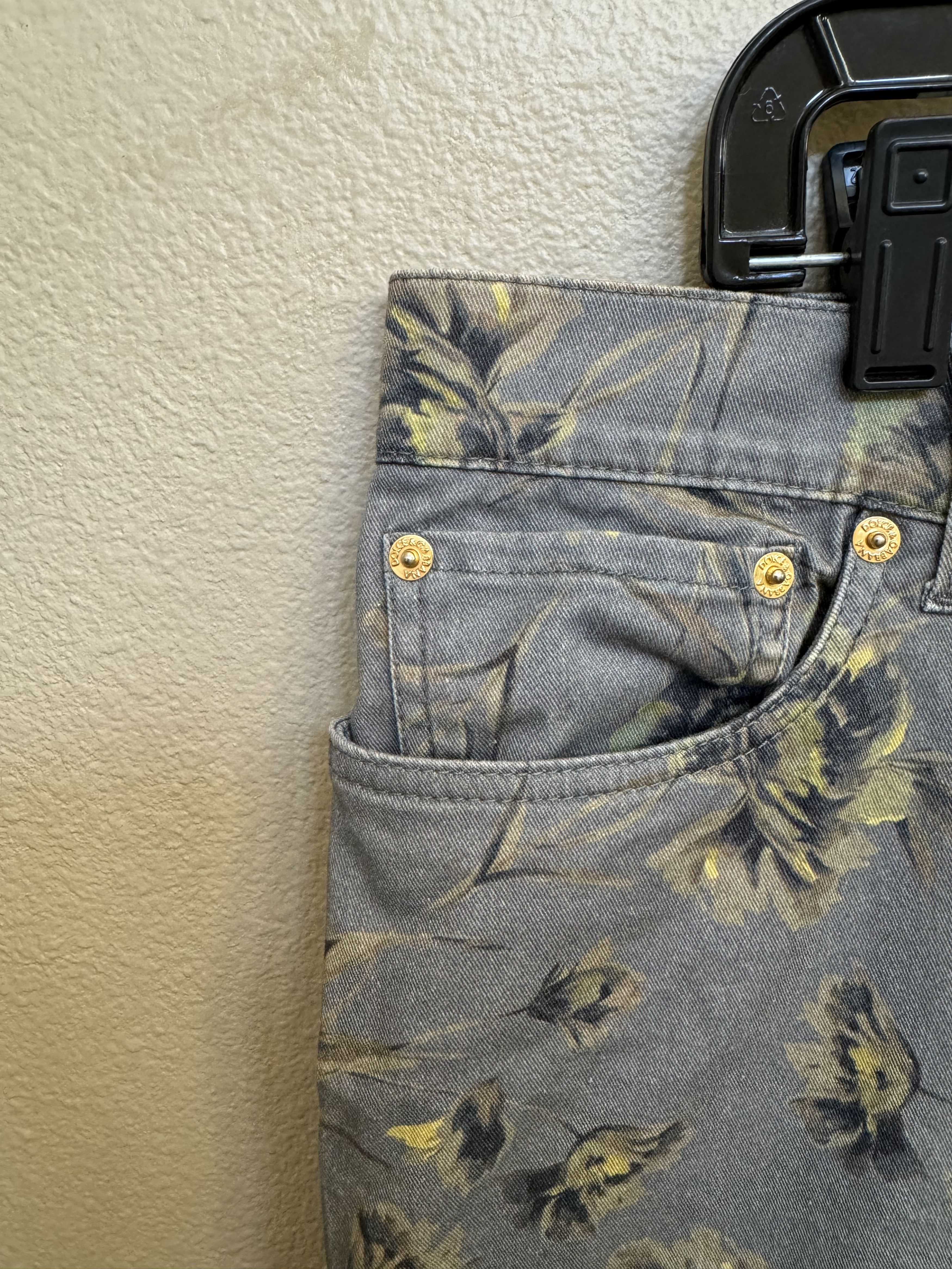 Dolce & Gabbana Dolce & Gabbana Multi-floral Print Jeans Pants Size 50 Size US 34 / EU 50 - 3 Thumbnail