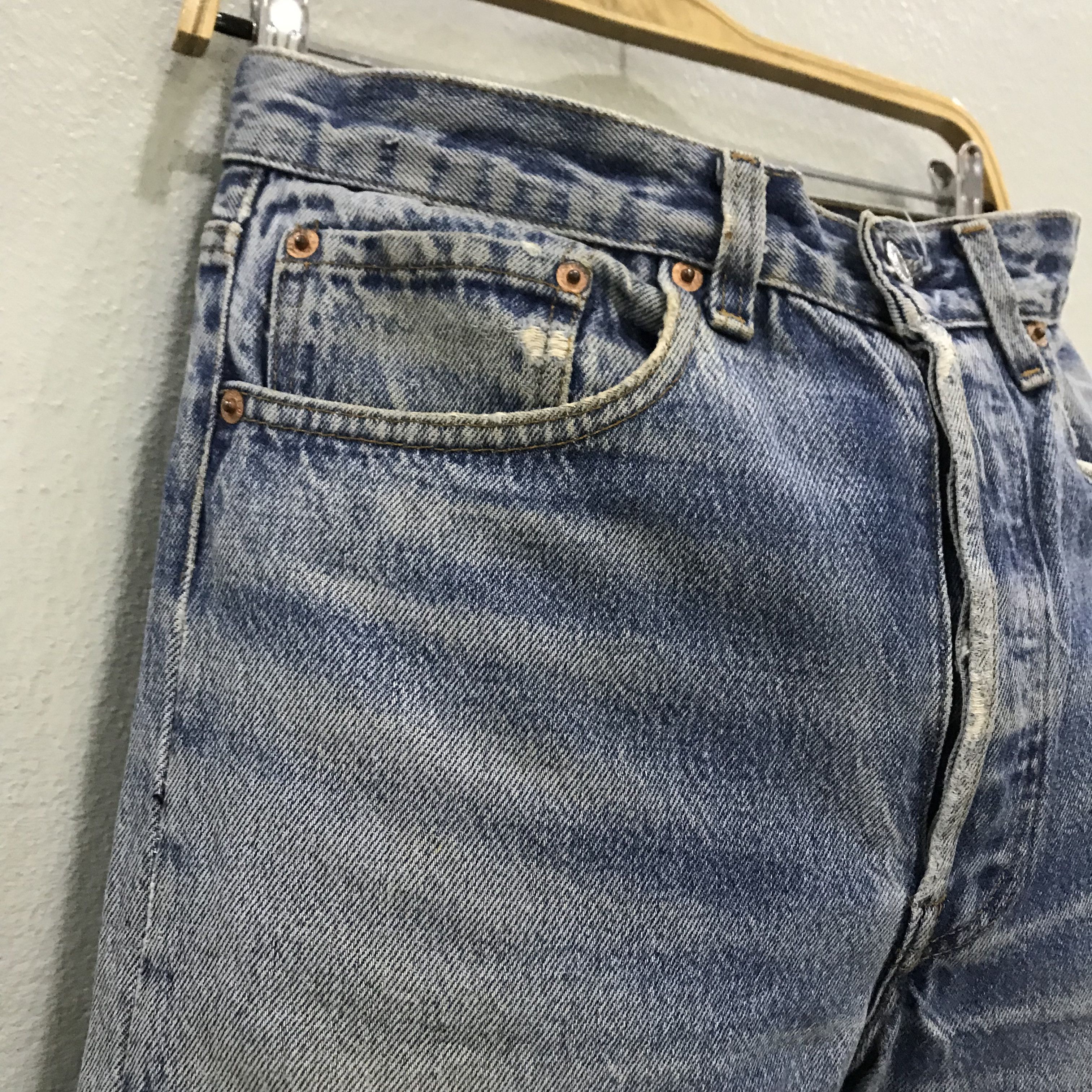 Levi's Vintage 90s Levi’s 501 Light Wash Distressed Ripped Size US 30 / EU 46 - 8 Thumbnail