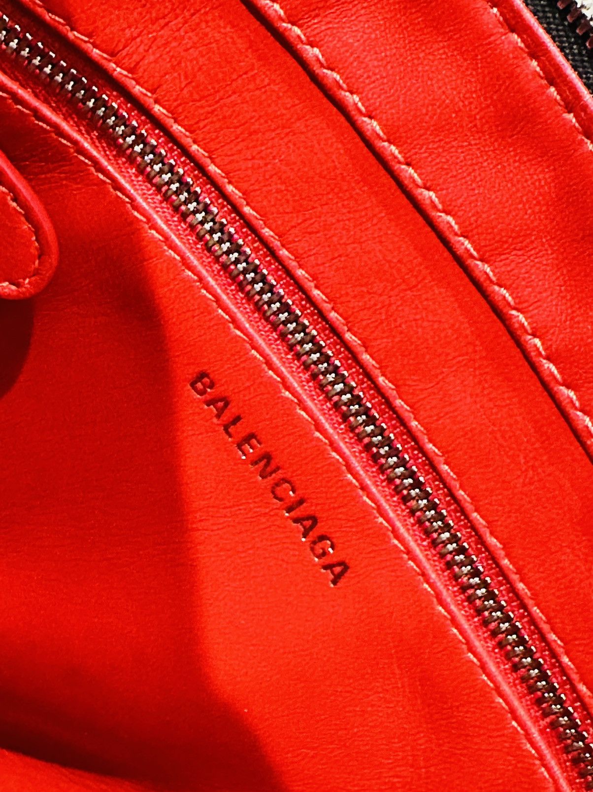 Balenciaga Balenciaga OG Triangle Bag with Chain, New with Tags Size ONE SIZE - 9 Thumbnail