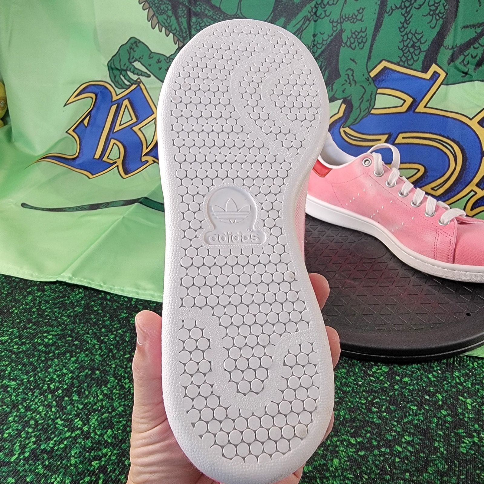 Adidas 2018 Pharrell x Stan Smith 'HU Holi' Red Sz 7M/8.5W AC7044 Size US 7 / EU 40 - 4 Thumbnail