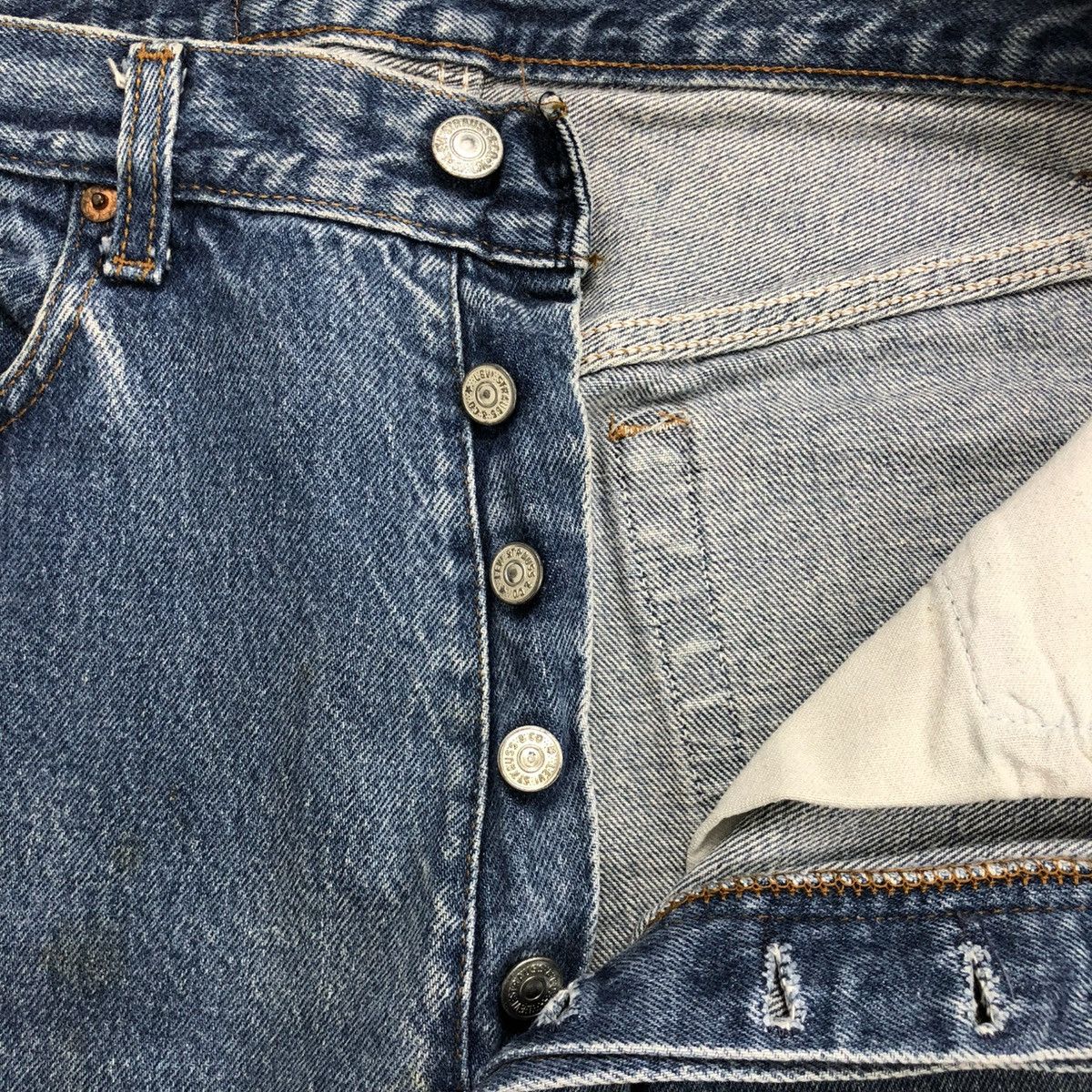 Levi's × Levi's Vintage Clothing × Vintage 🇺🇸 1980s Levis Strauss 501 #522 Faded Blue Jeans Size US 30 / EU 46 - 15 Thumbnail