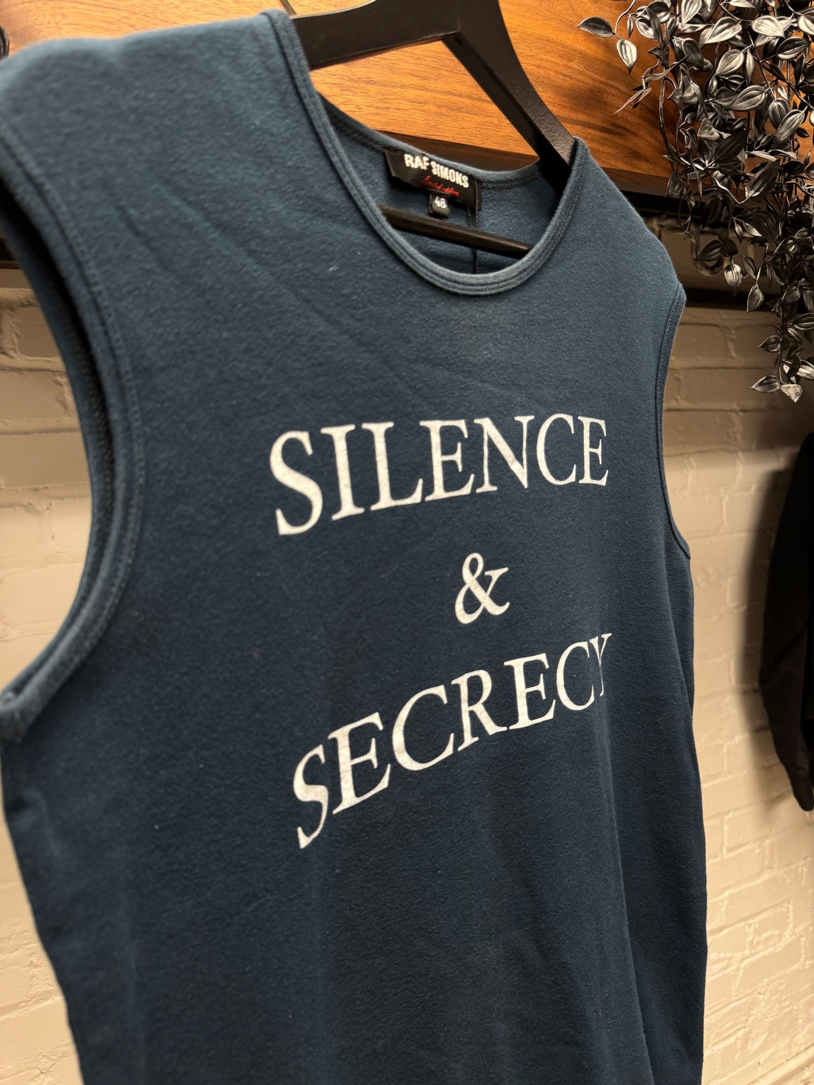 Raf Simons SS2002 Raf Simons ‘Silence & Secrecy’ Tank Top Size US M / EU 48-50 / 2 - 2 Thumbnail