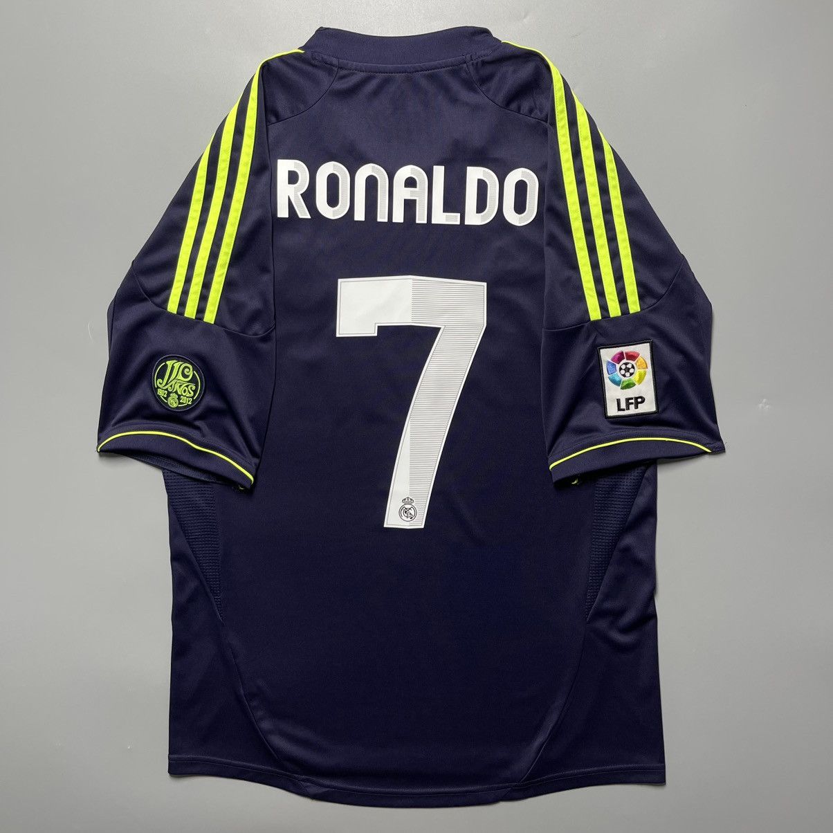Adidas REAL MADRID 2012/2013 FOOTBALL AWAY JERSEY #7 RONALDO Size US M / EU 48-50 / 2 - 1 Thumbnail