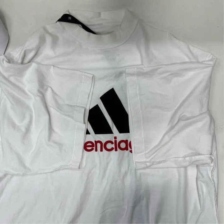 Balenciaga Balenciaga Balenciaga x Adidas Embroidered Logo Short Slee Size US M / EU 48-50 / 2 - 7 Thumbnail
